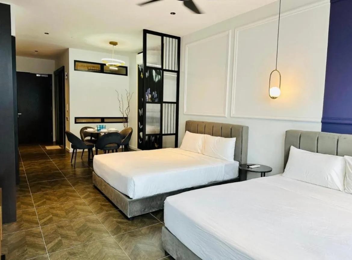 Bed in Scarletz Suites KLCC by Summertime