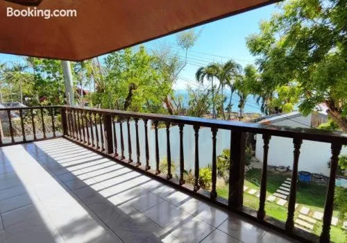 Spring in Bluewaves Resort - Basdaku by Hiverooms