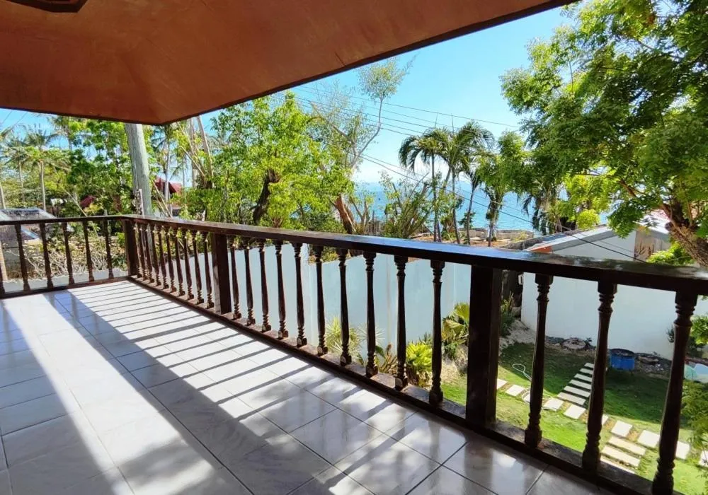 Spring in Bluewaves Resort - Basdaku by Hiverooms