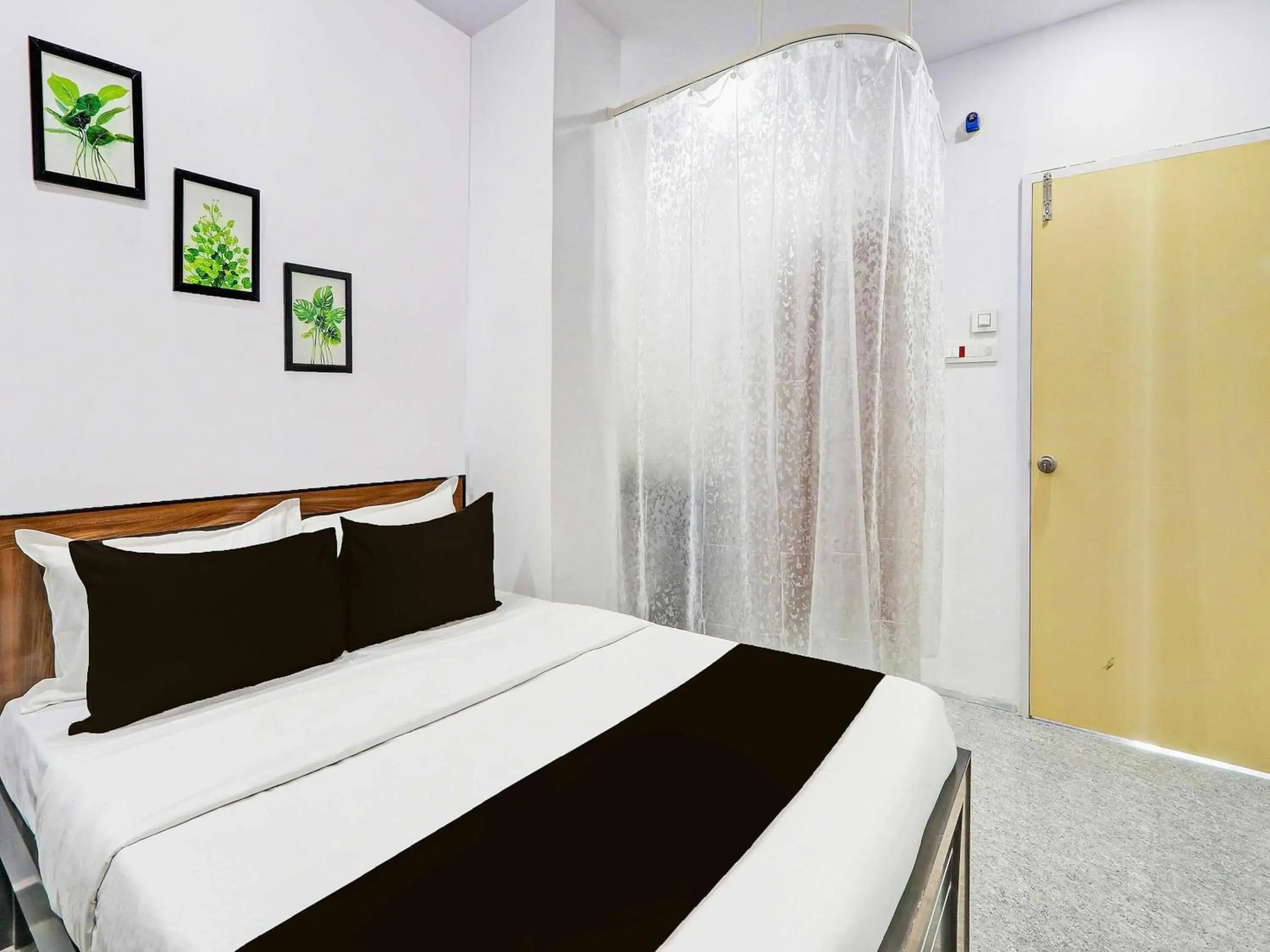 Bedroom, Bed in Super Hotel O Karmanghat Near TKR khaman Bedroom, Bed in Super Hotel O Karmanghat Near TKR khaman