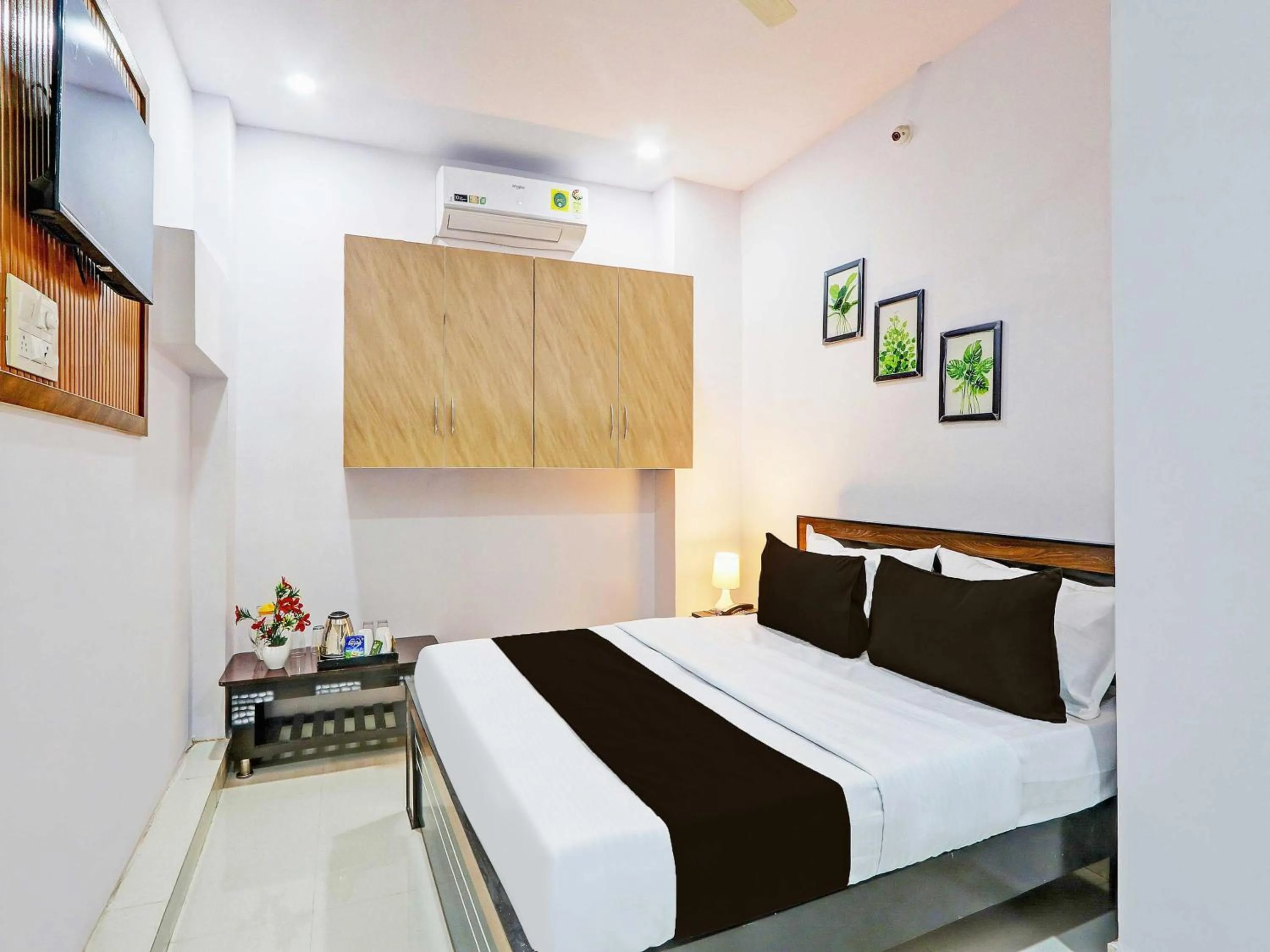 Bedroom, Bed in Super Hotel O Karmanghat Near TKR khaman