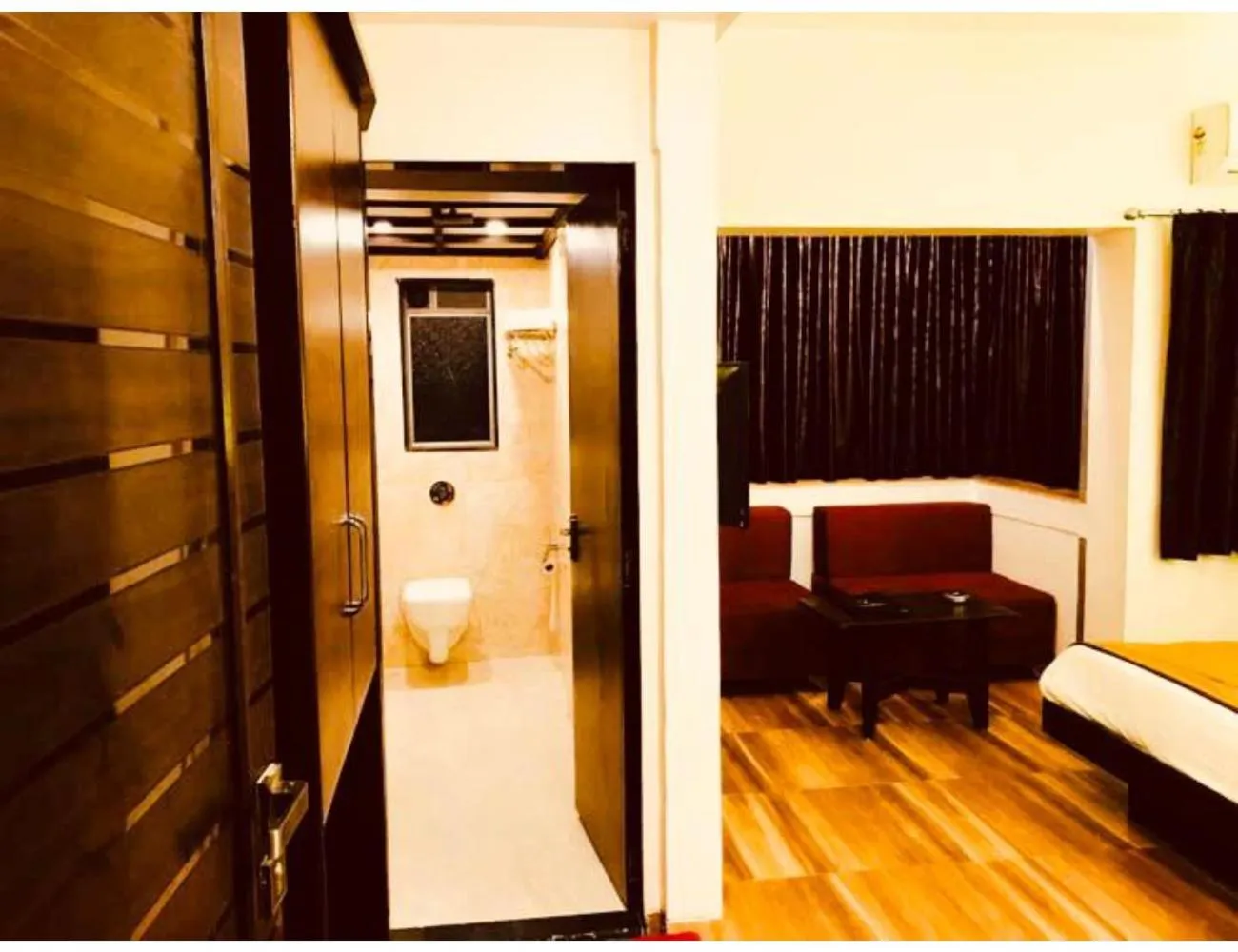 Kitchen or kitchenette in Hotel Saikripa Imperial, Daman and Diu