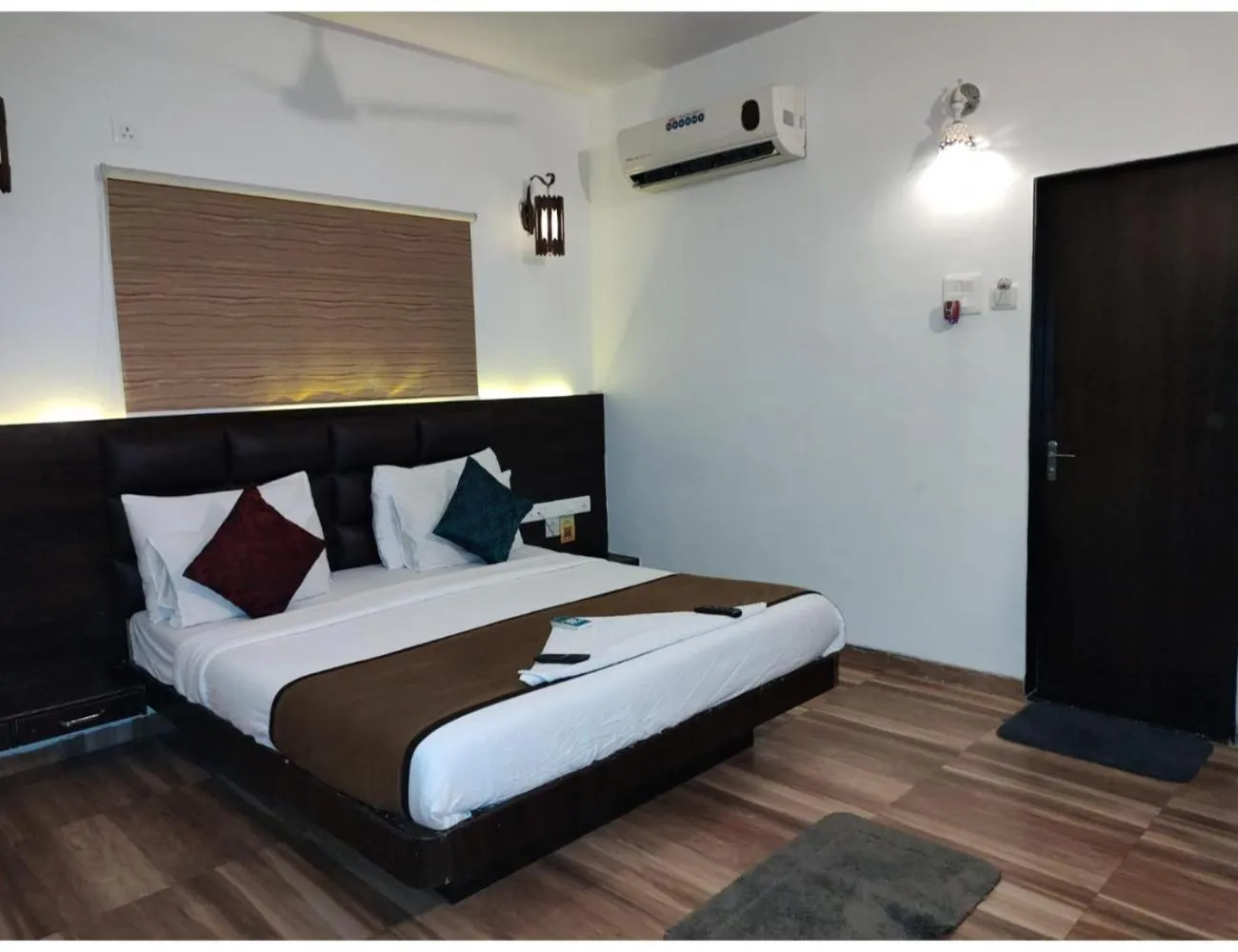 Bed in Hotel Saikripa Imperial, Daman and Diu