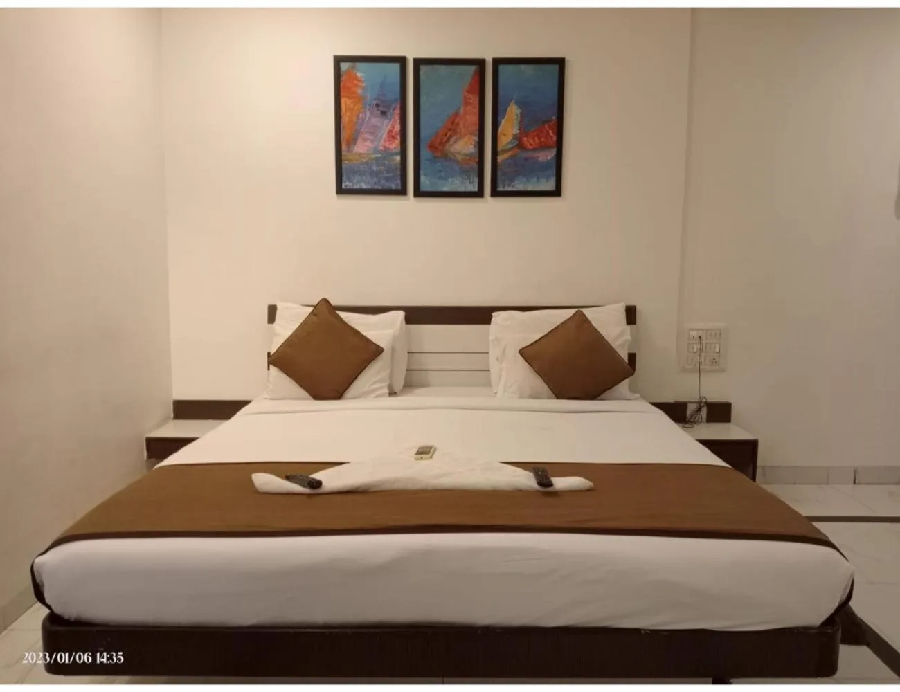Bed in Hotel Saikripa Imperial, Daman and Diu