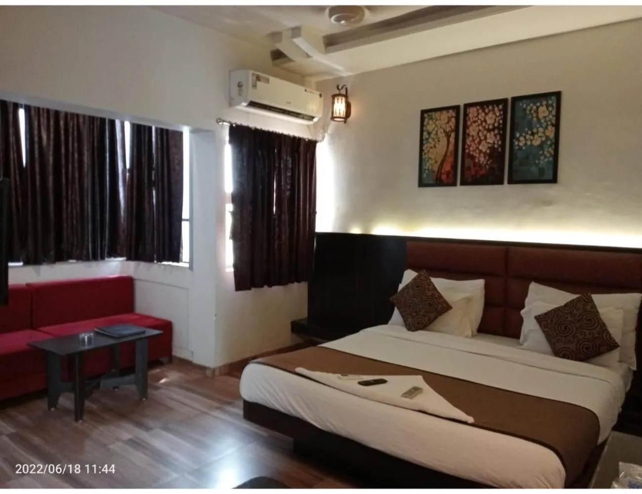 Bed in Hotel Saikripa Imperial, Daman and Diu