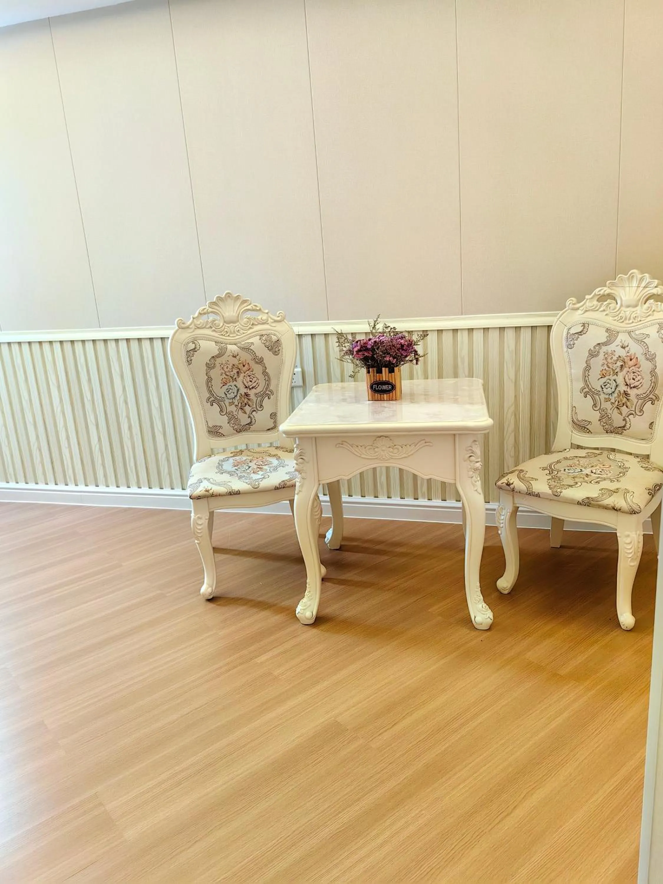 Dining area in Mihua International Apartment