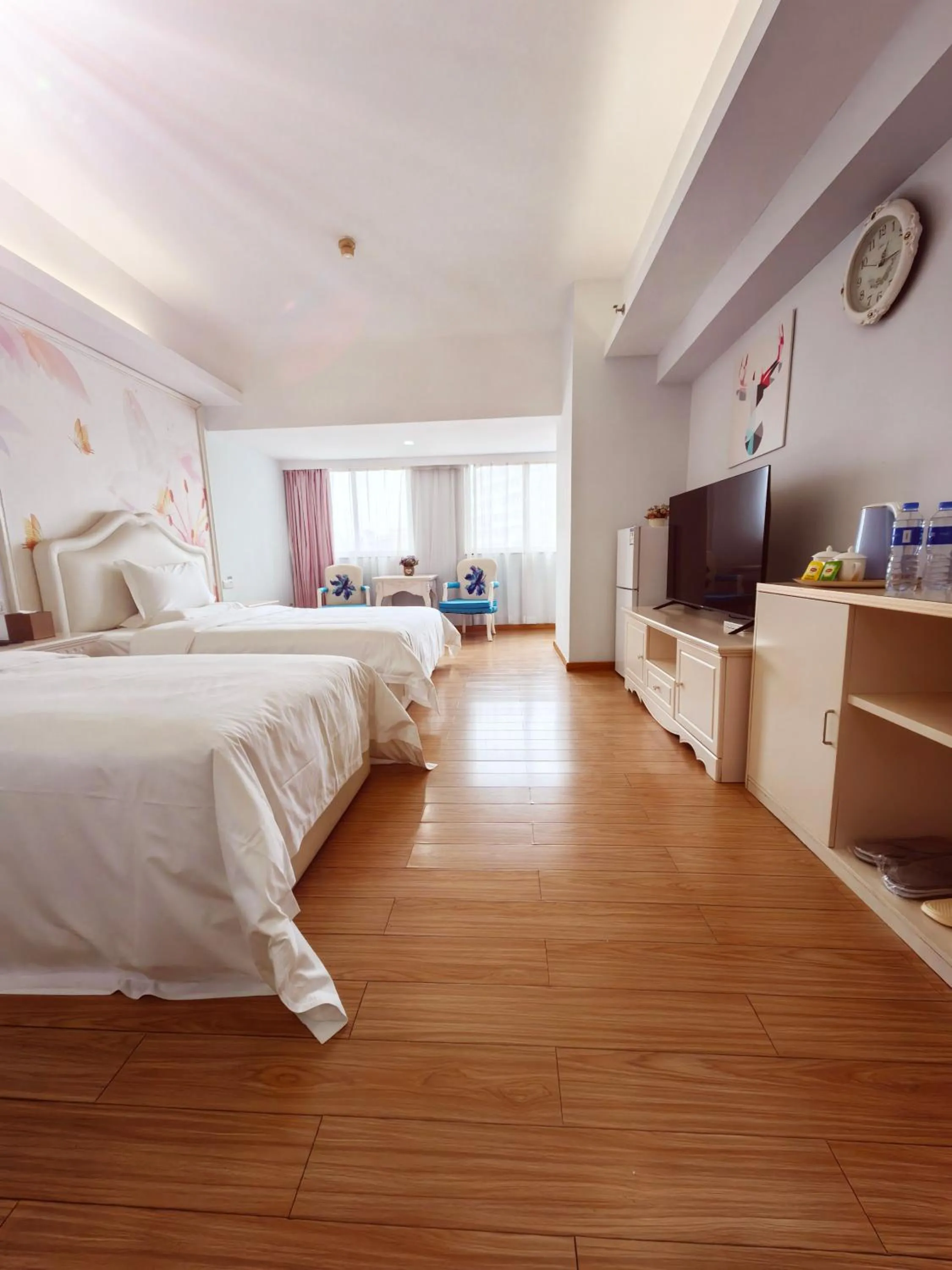 Bedroom, Bed in Mihua International Apartment
