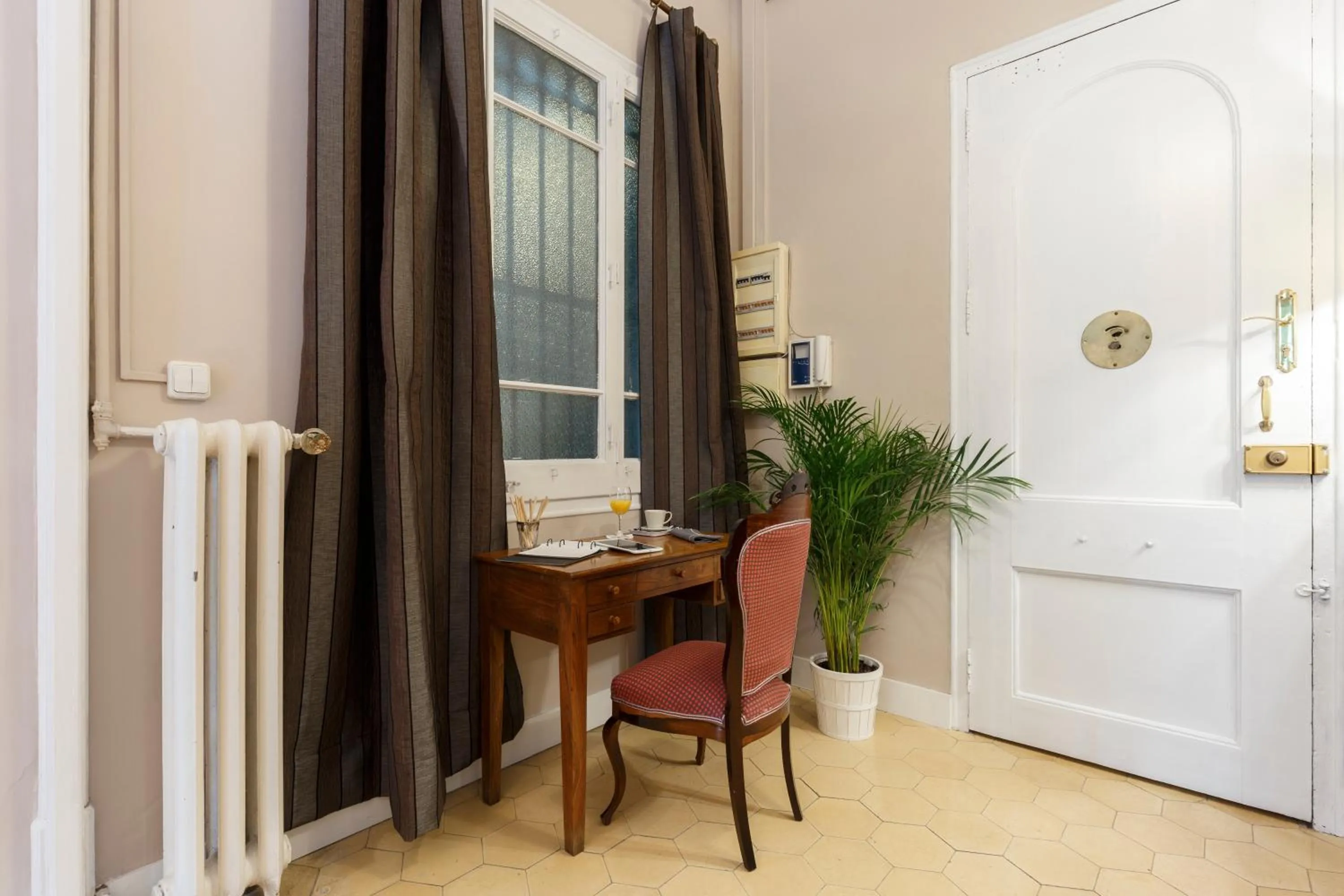 Area and facilities in AinB B&B Born-Via Laietana