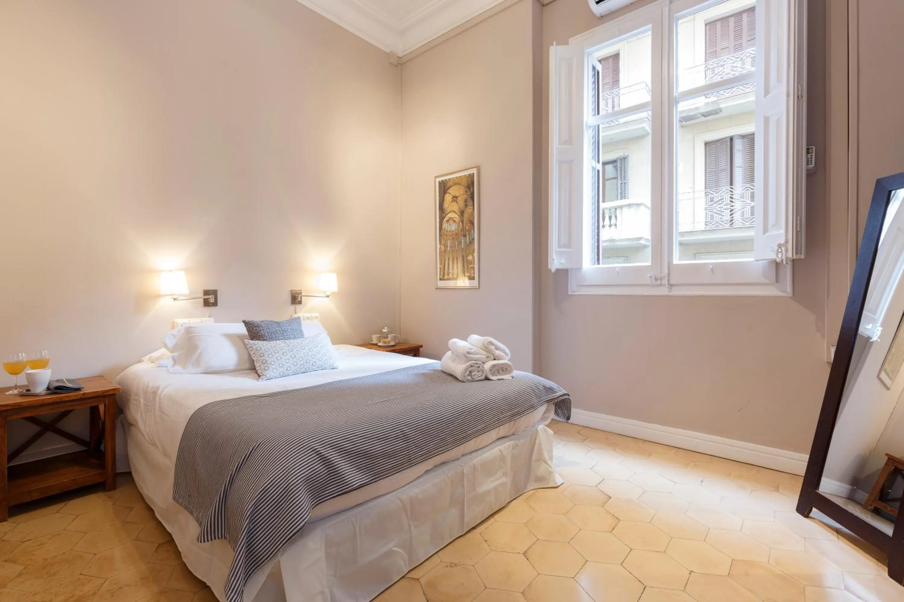 Bedroom, Bed in AinB B&B Born-Via Laietana