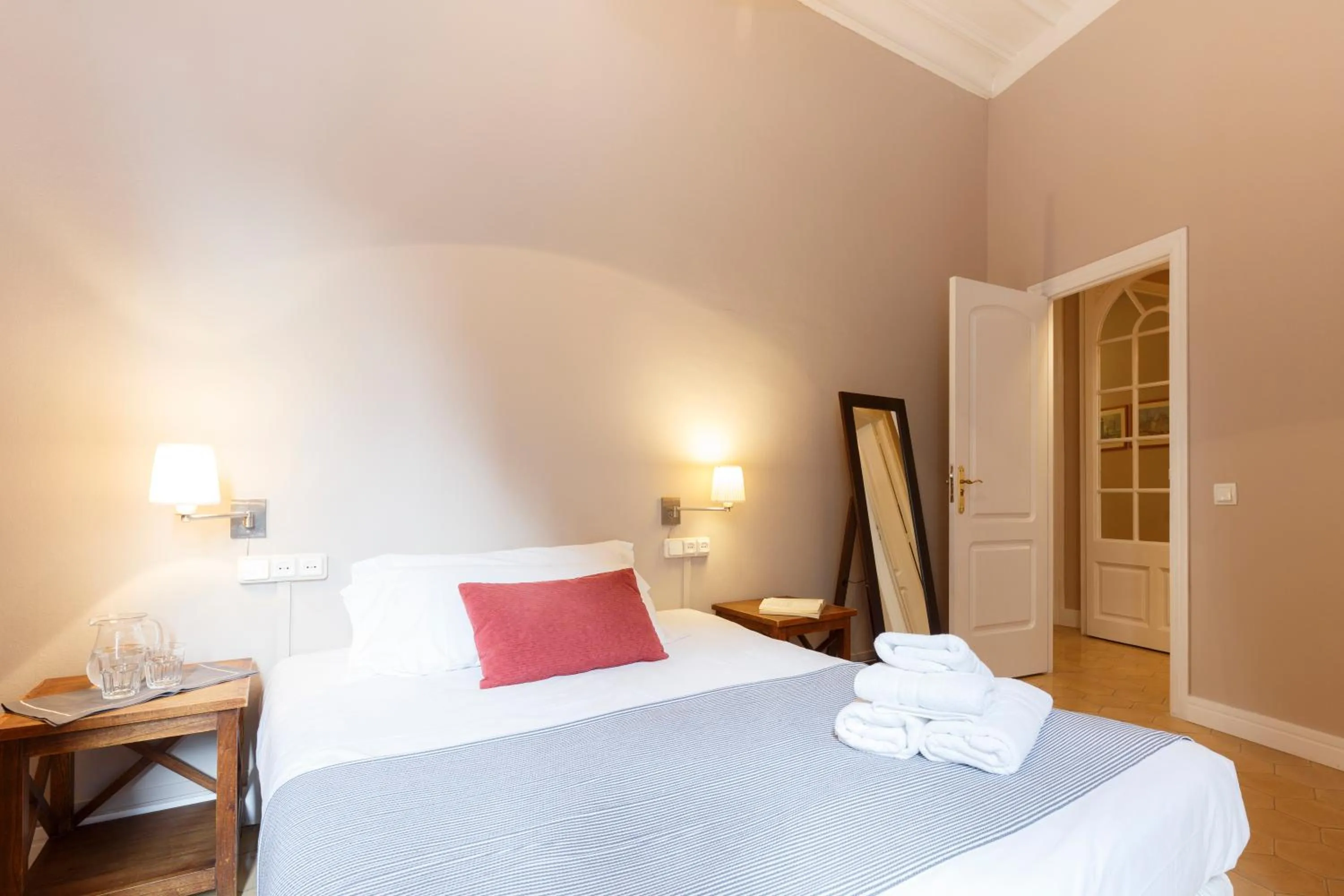 Bedroom, Bed in AinB B&B Born-Via Laietana