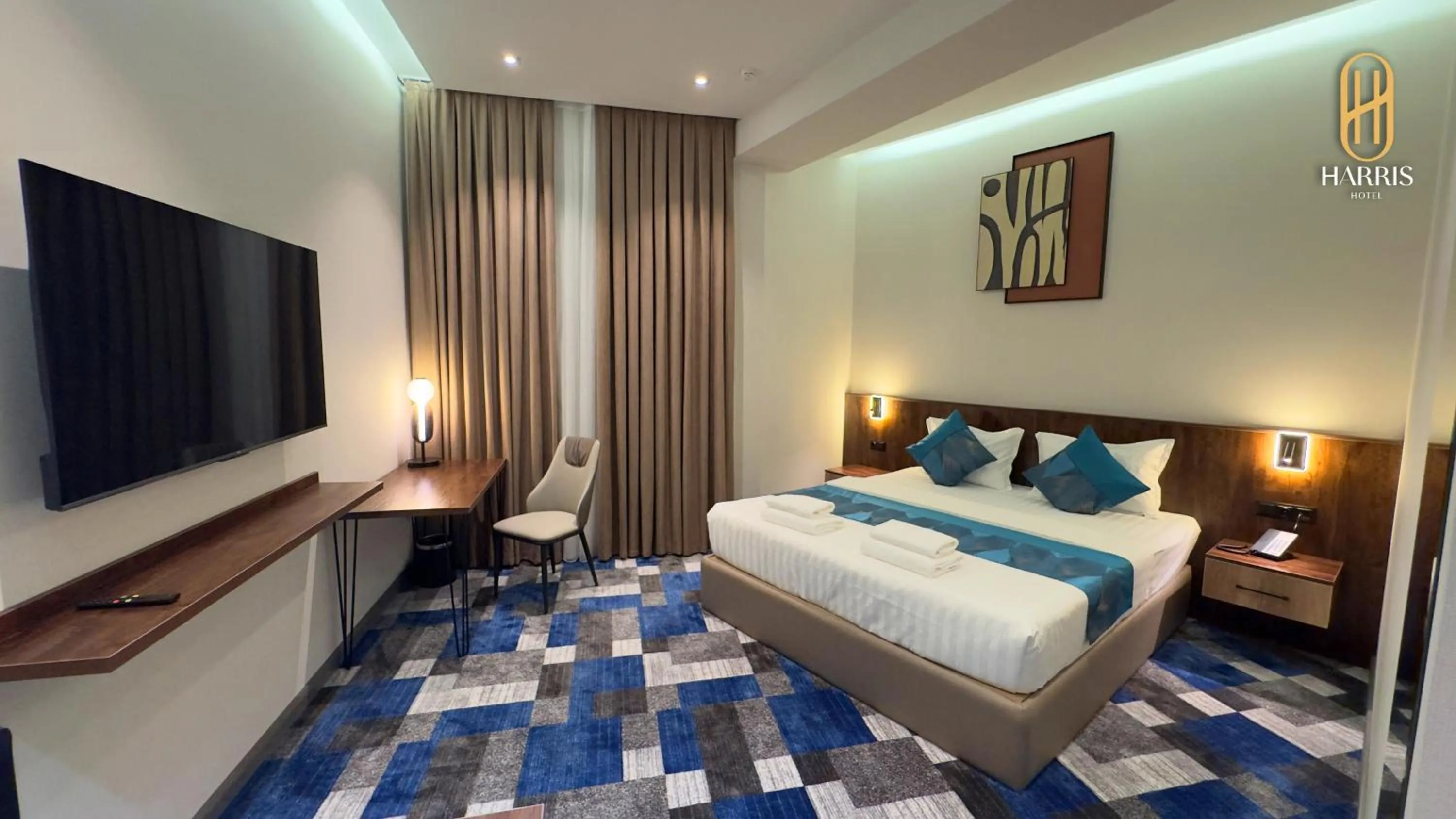 Large Double Room - single occupancy in Harris Hotel