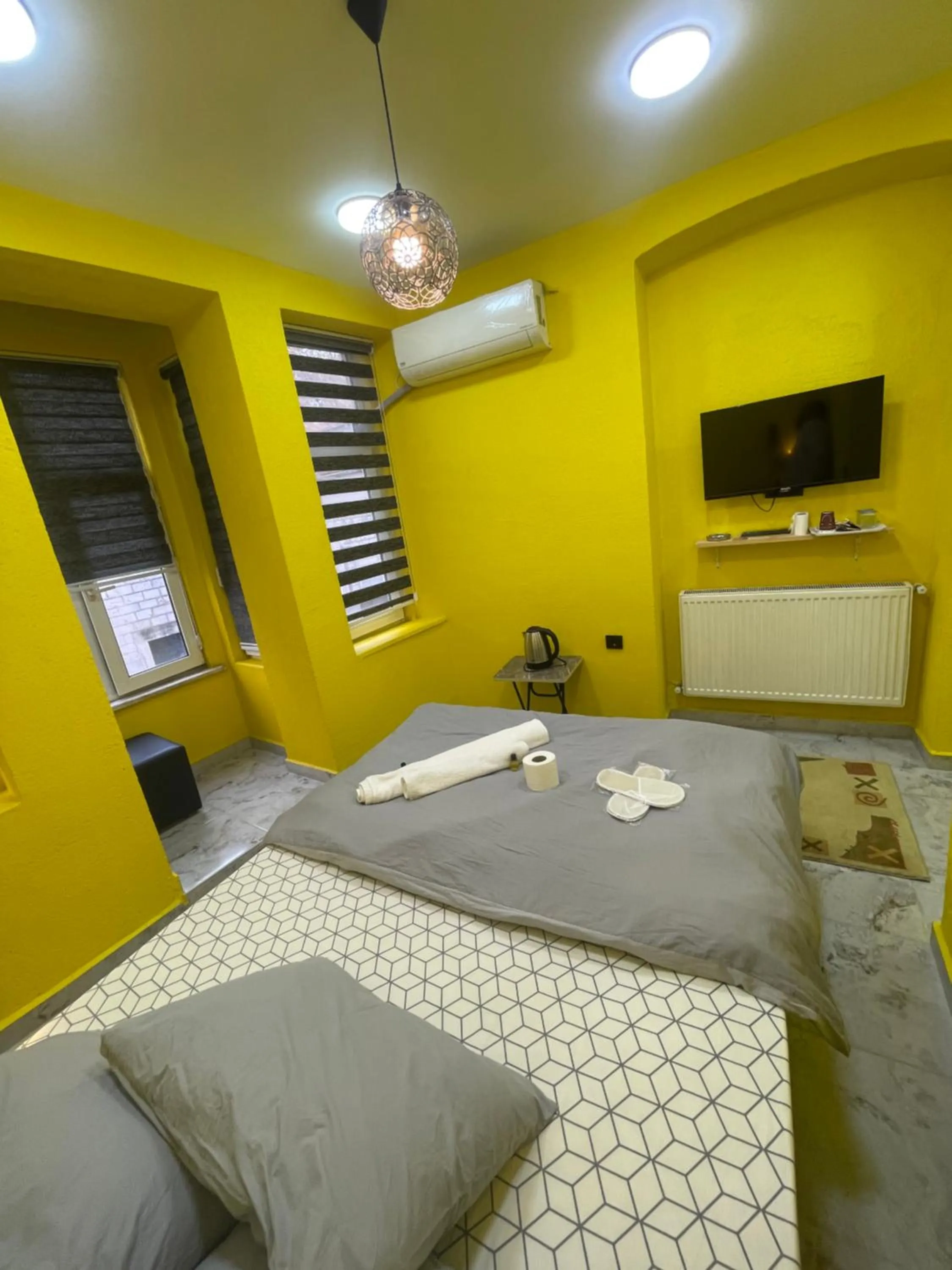 Bed in Taksim academie house