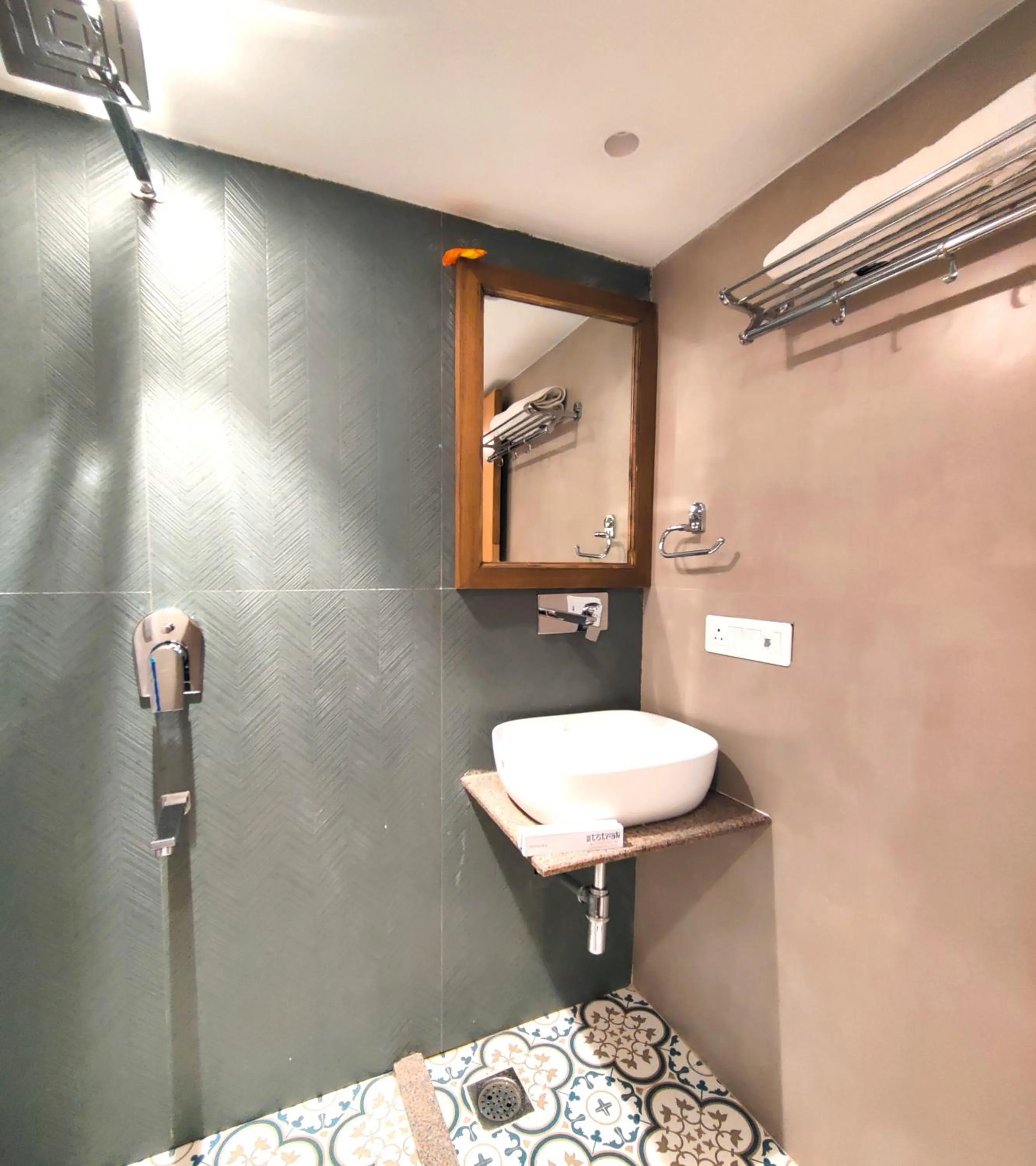 Shower in Sangam by Stotrak, Jhula Ghar Mussoorie