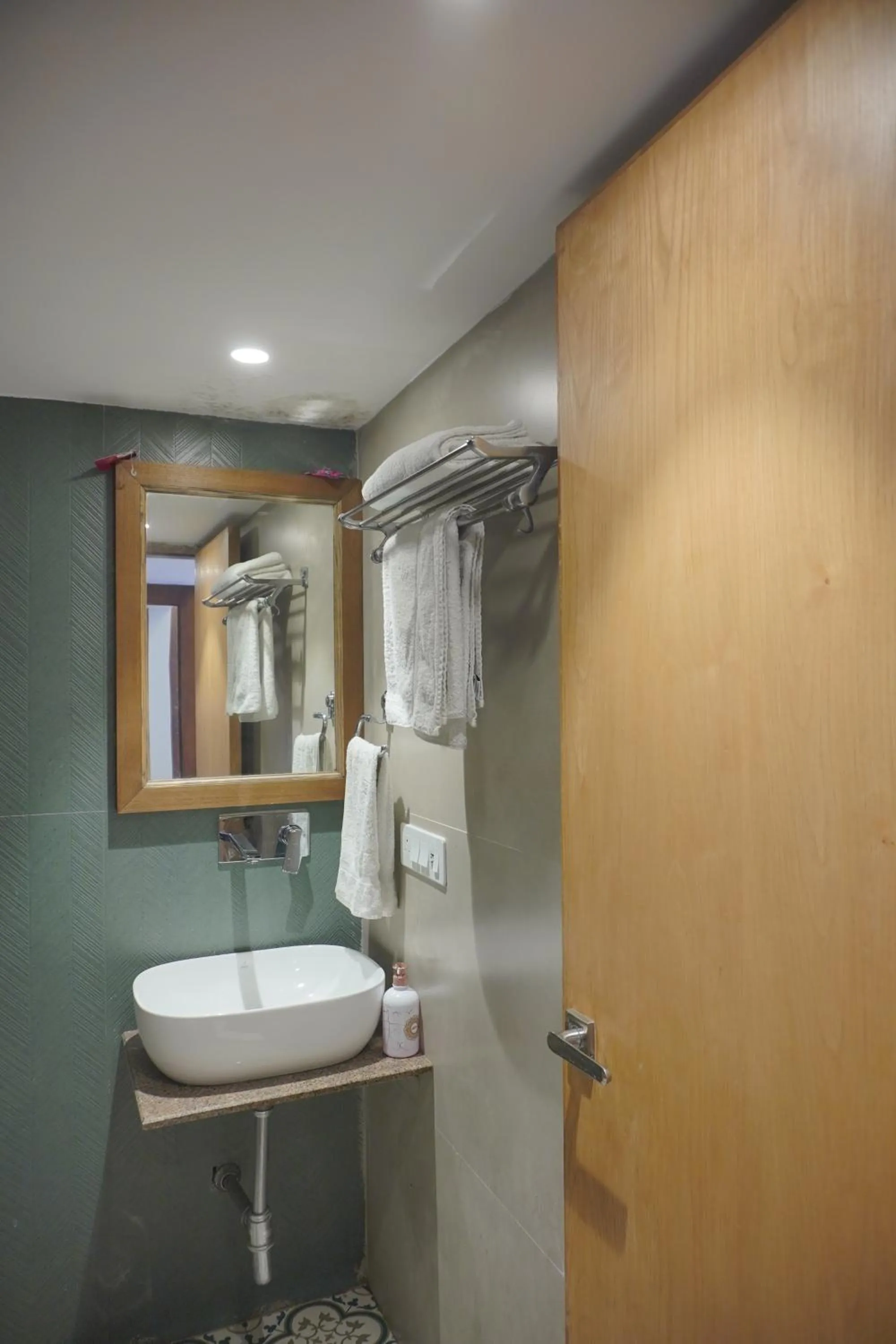 Shower in Sangam by Stotrak, Jhula Ghar Mussoorie