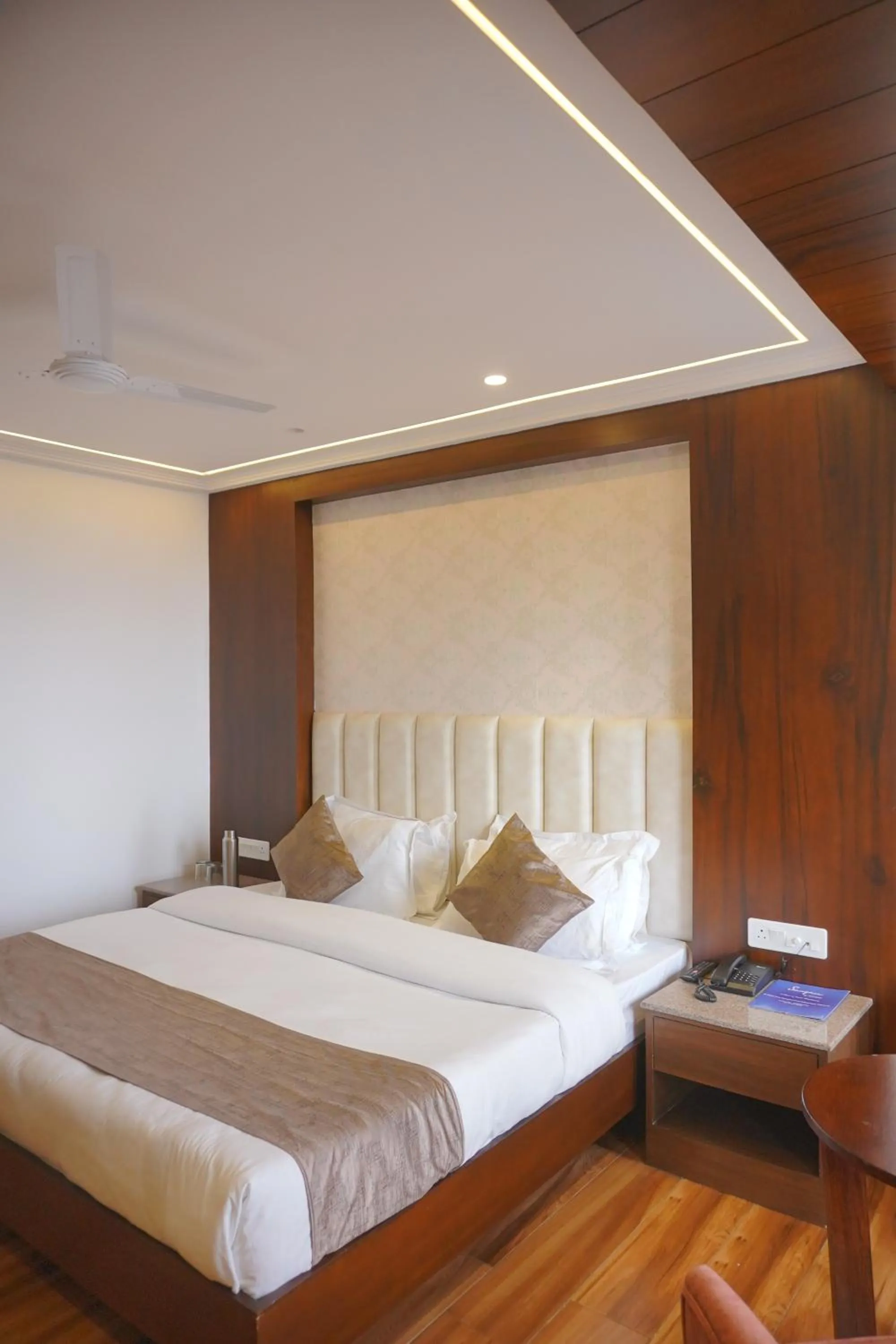 Photo of the whole room, Bed in Sangam by Stotrak, Jhula Ghar Mussoorie