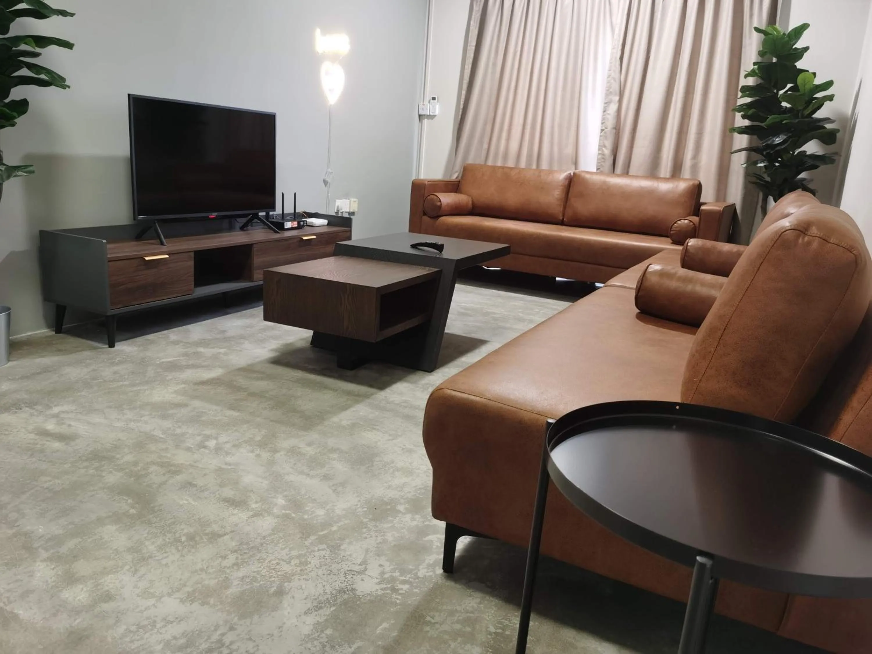 Mahkota Cheras 3R 2parking 8pax Comfy Sofa&Bed