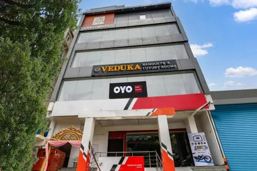 Hotel O by OYO Veduka Banquets & Luxury Rooms