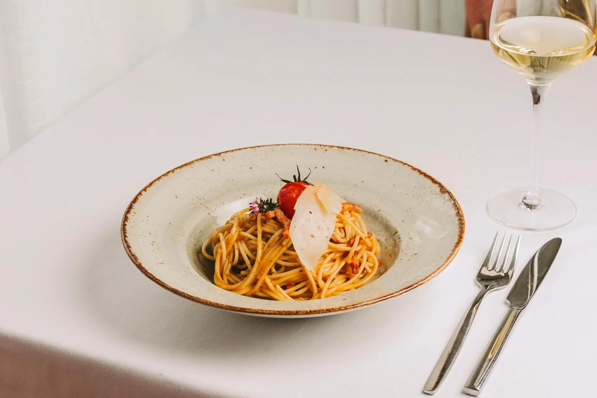 Restaurant/places to eat in Estrela Serenity - Resort