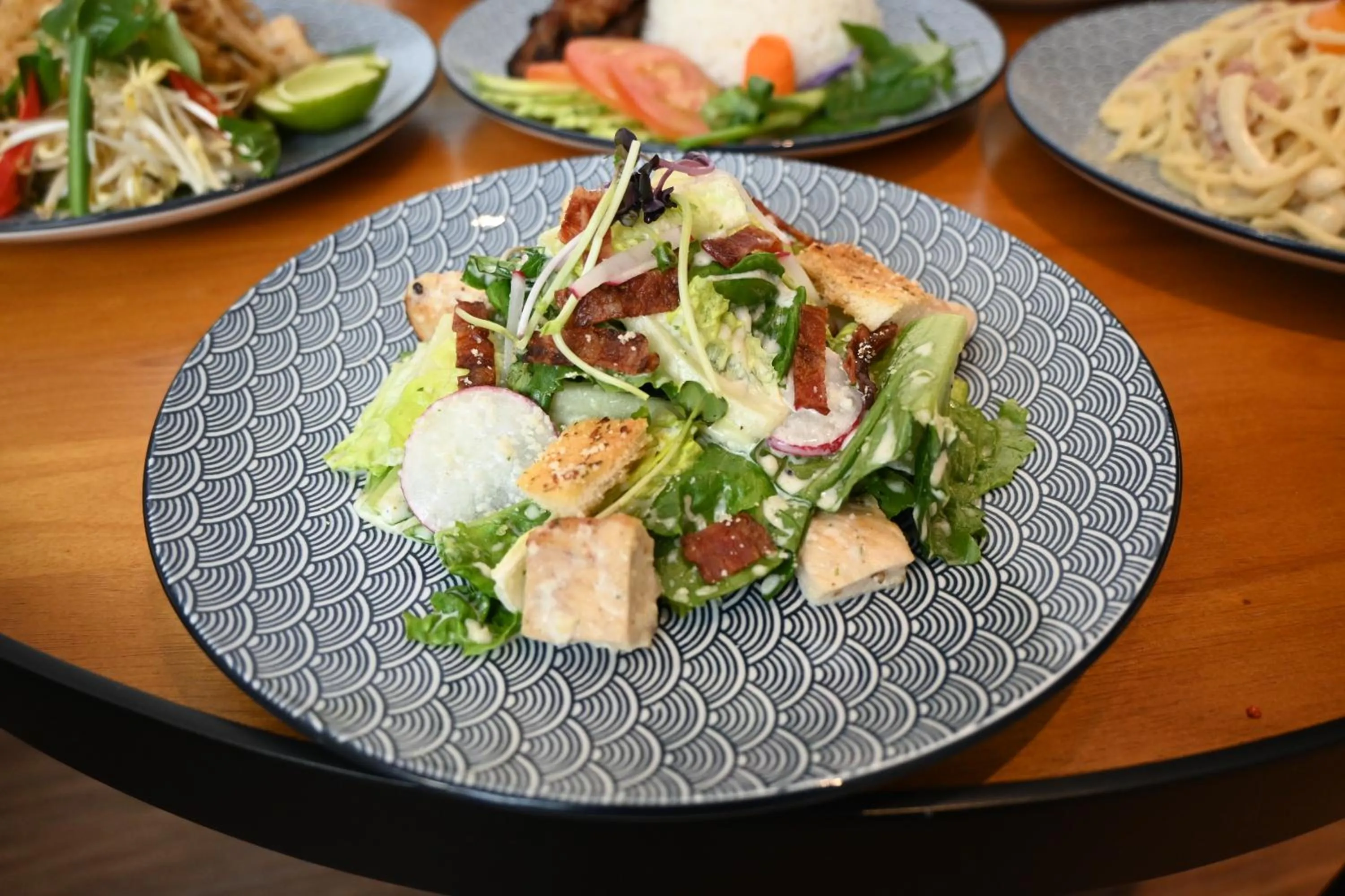 Restaurant/places to eat in WH Hotel 310