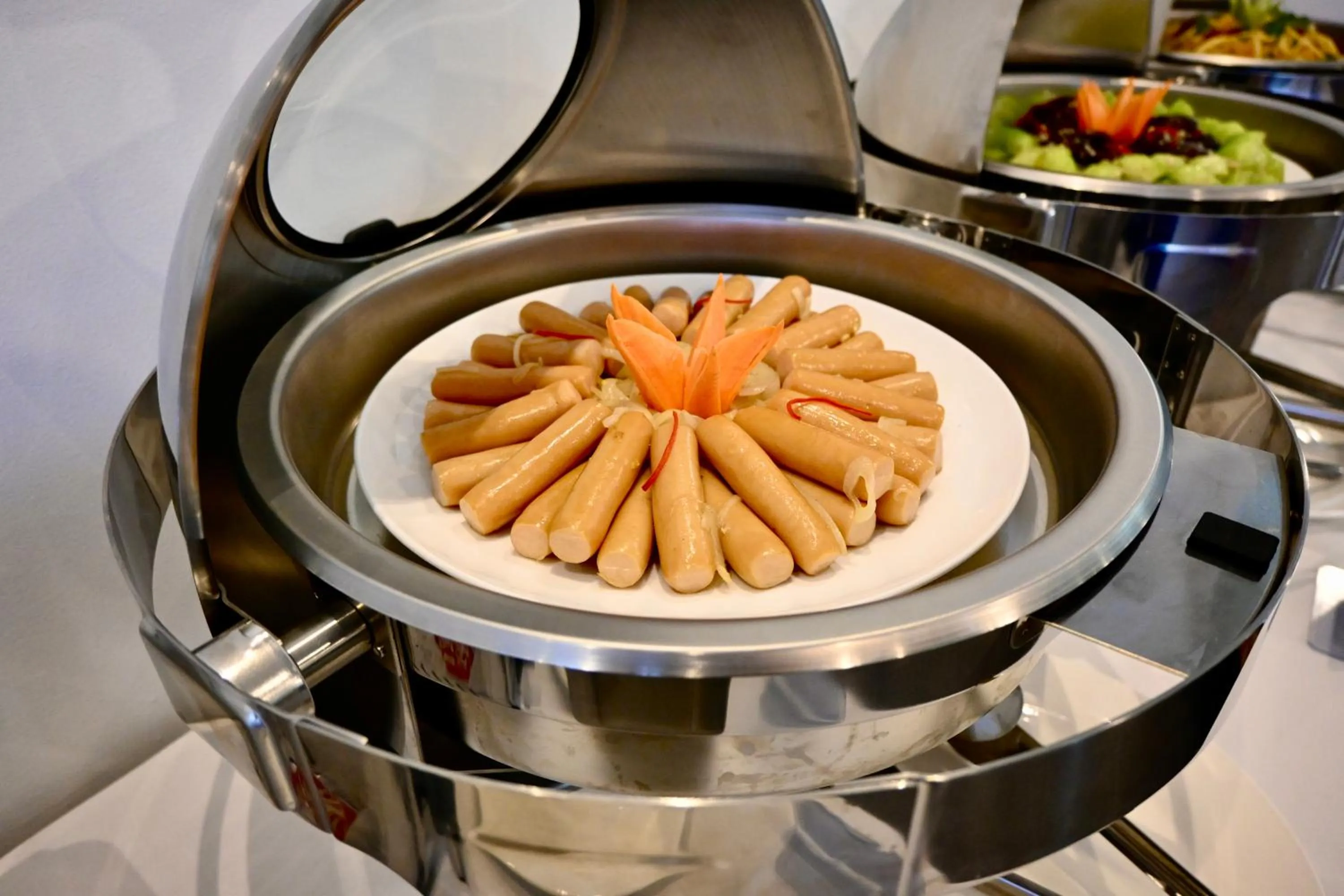 Restaurant/places to eat in WH Hotel 310