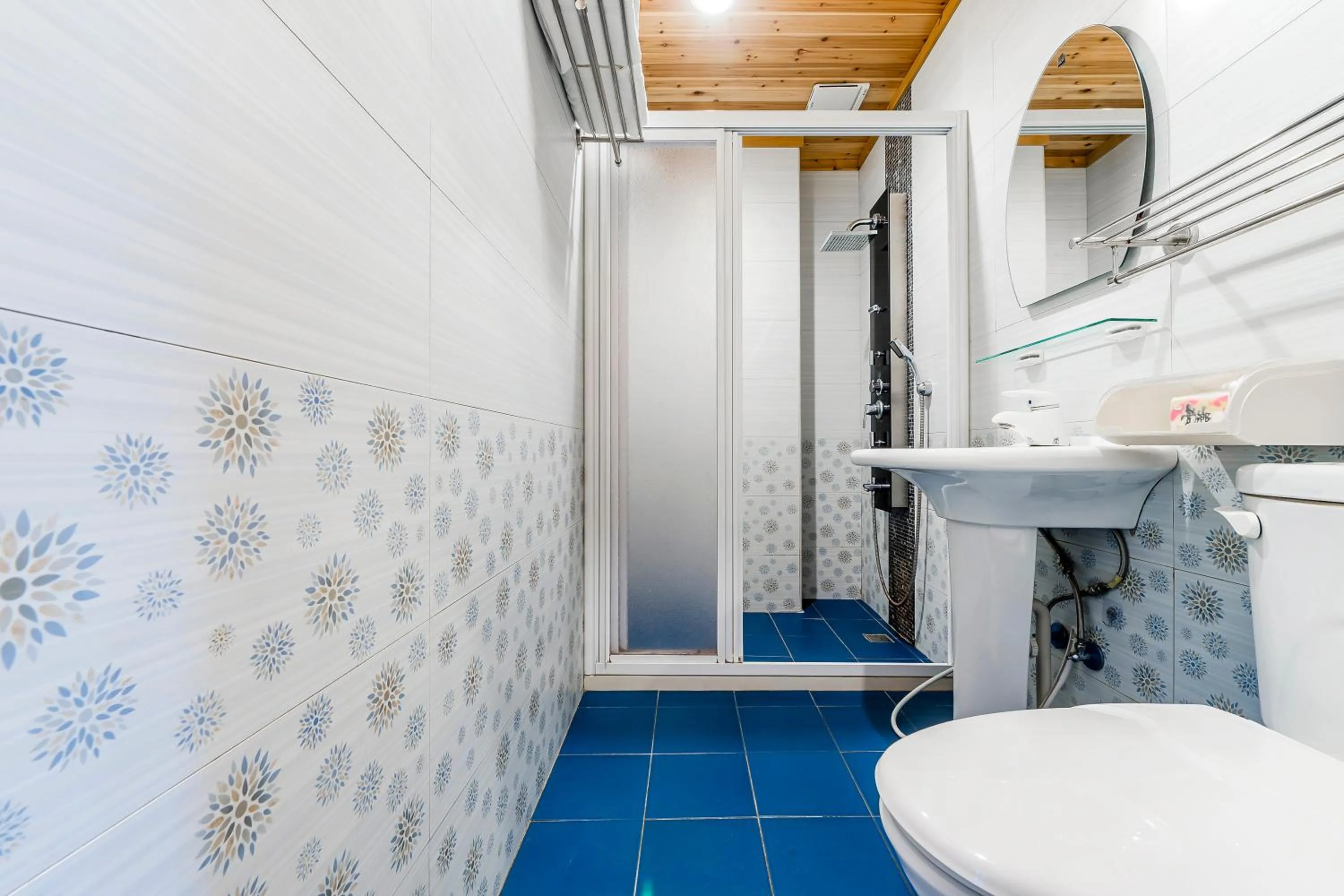 Bathroom in Green House