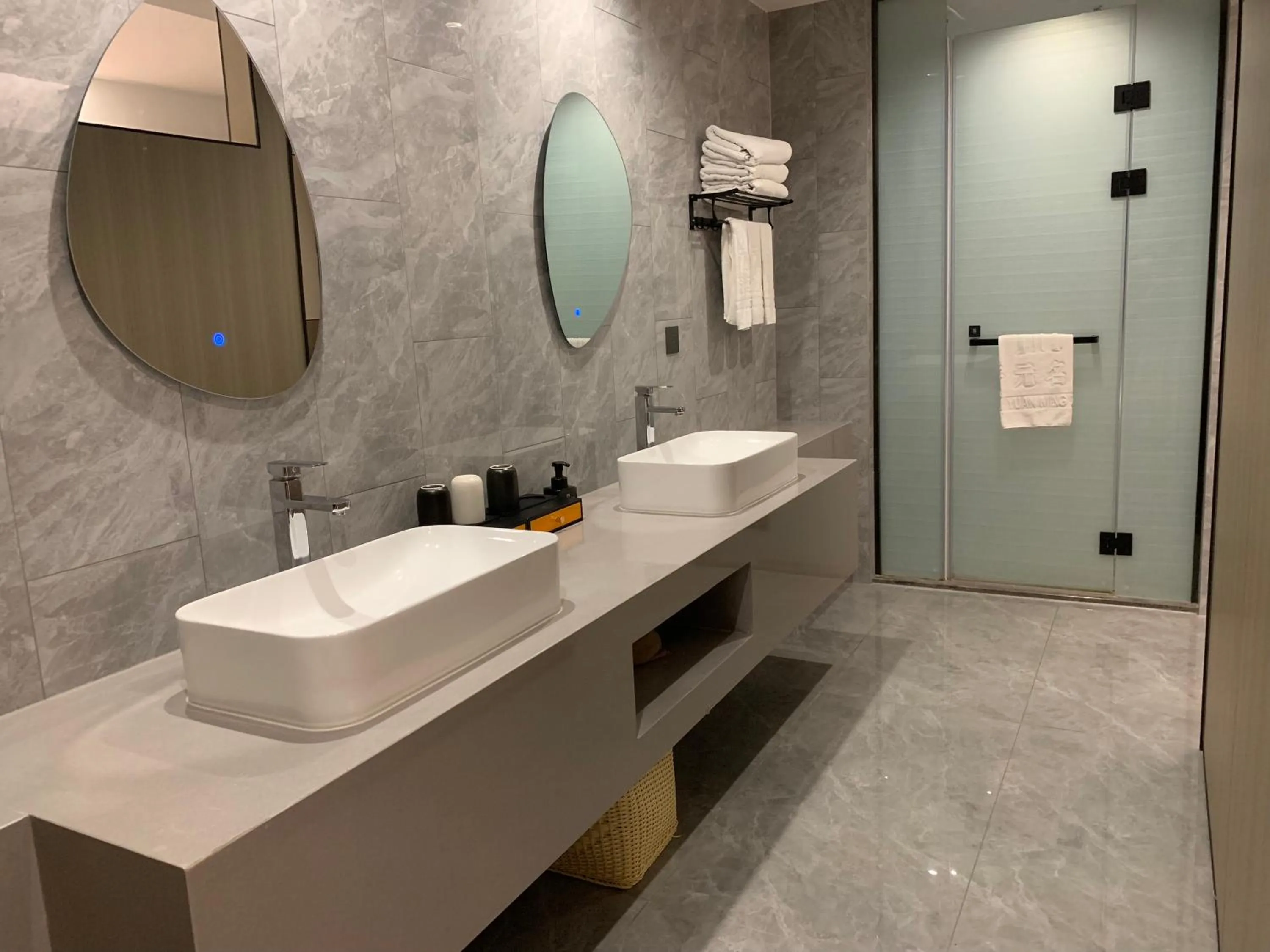 Bathroom in New Century Mansion Hotel Cixi Guanhaiwei