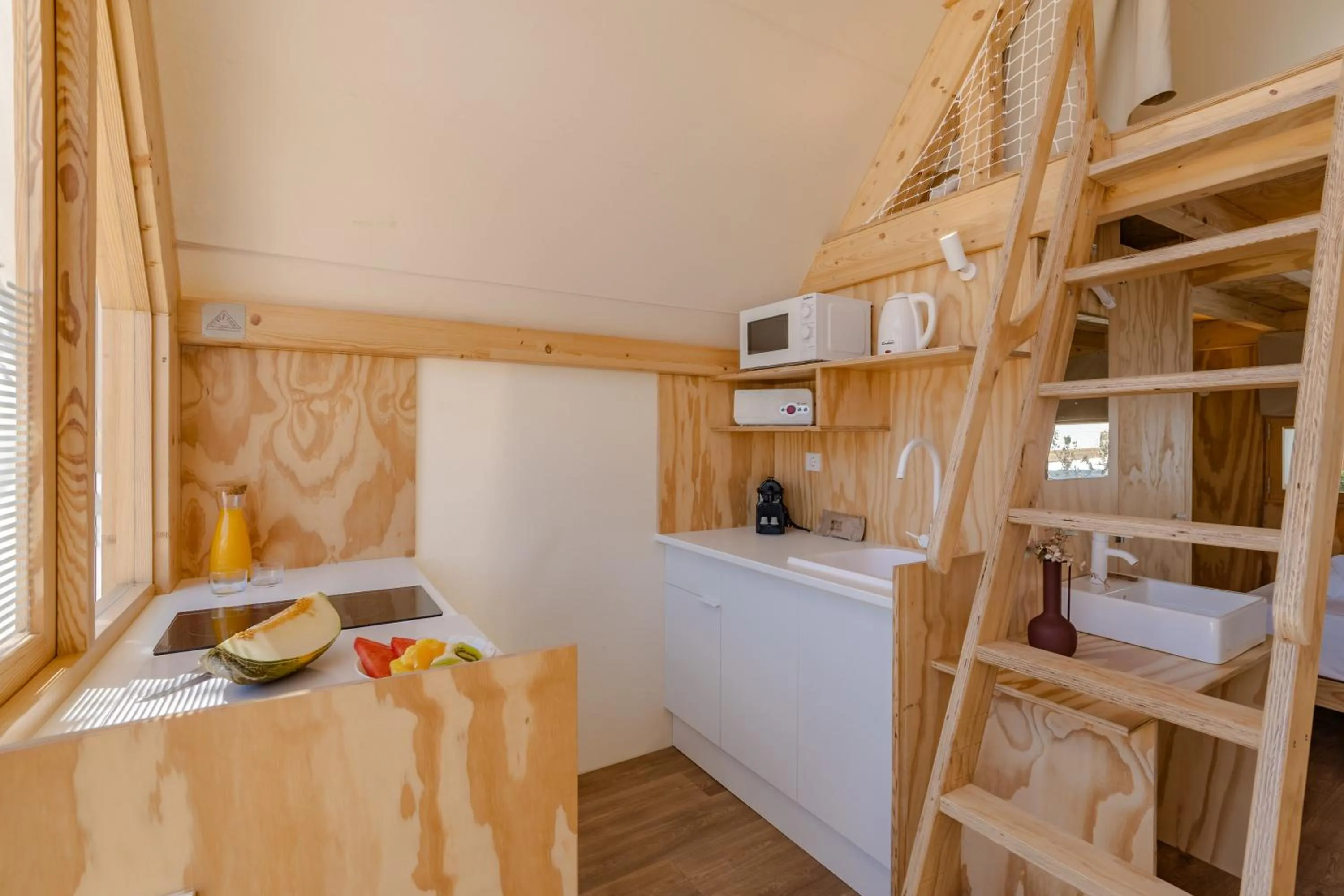 Kitchen or kitchenette in Costa del Sol Glamping Village