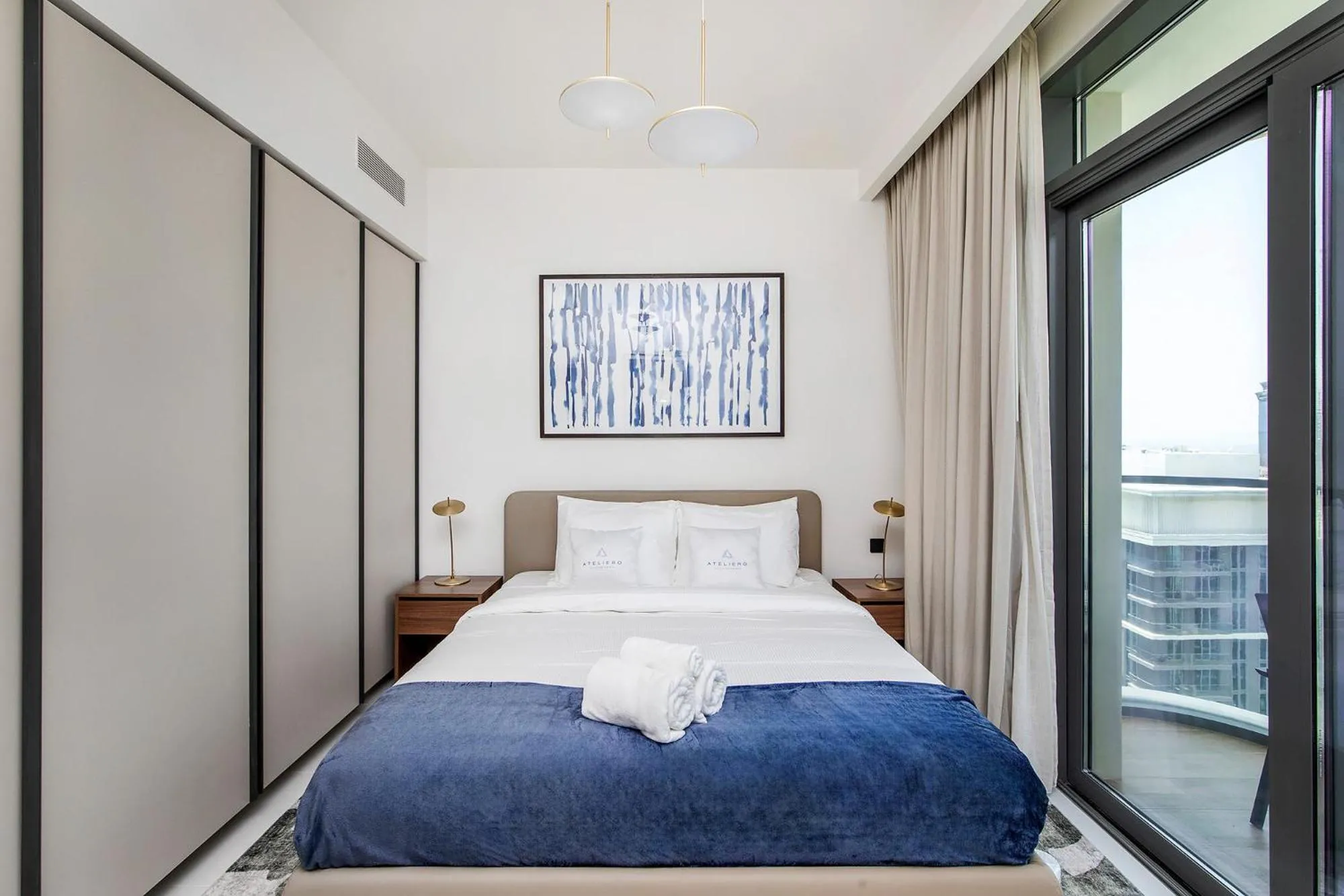 Bed in Chic Apartments in Marina Vista Emaar Beachfront