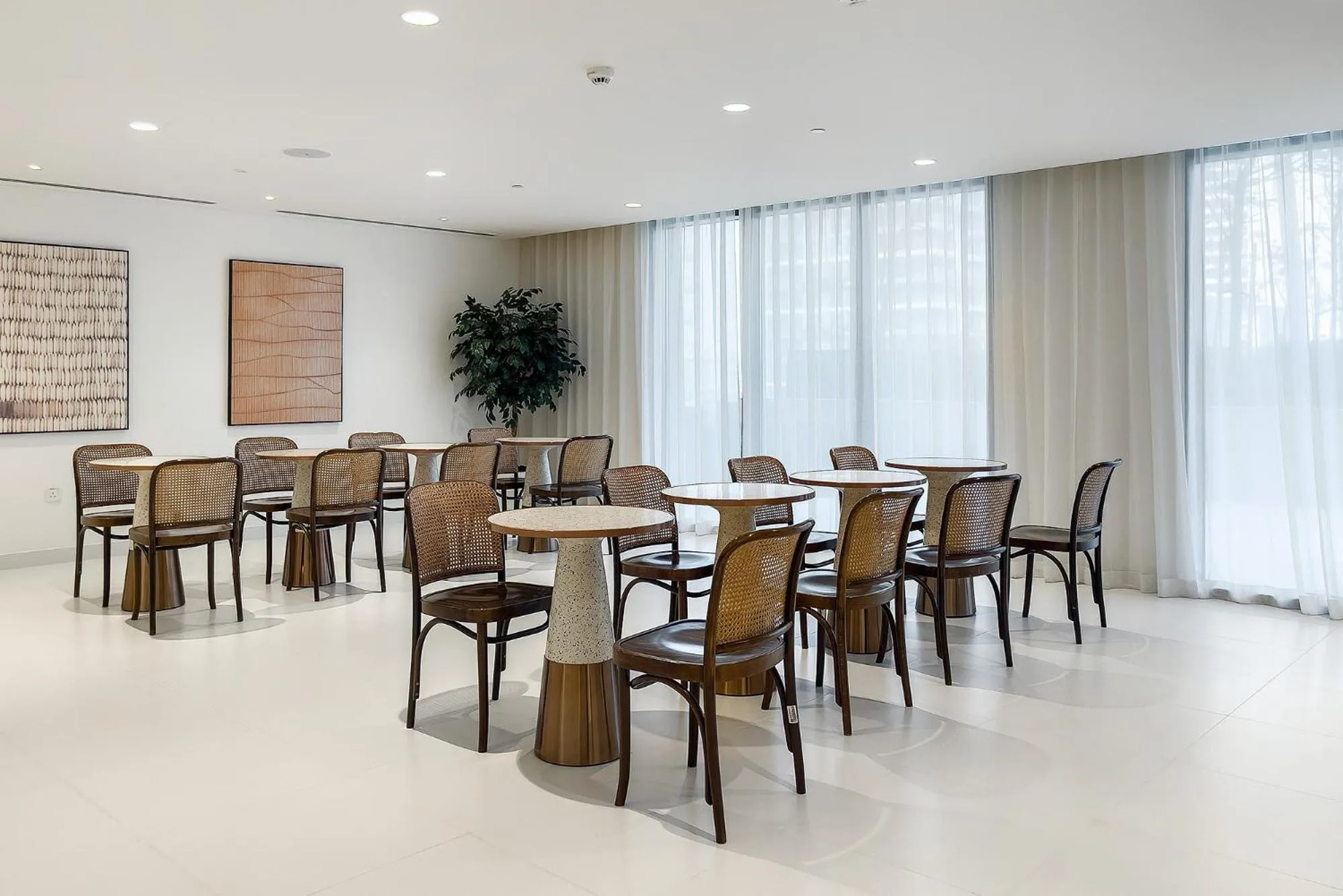 Business facilities in Chic Apartments in Marina Vista Emaar Beachfront