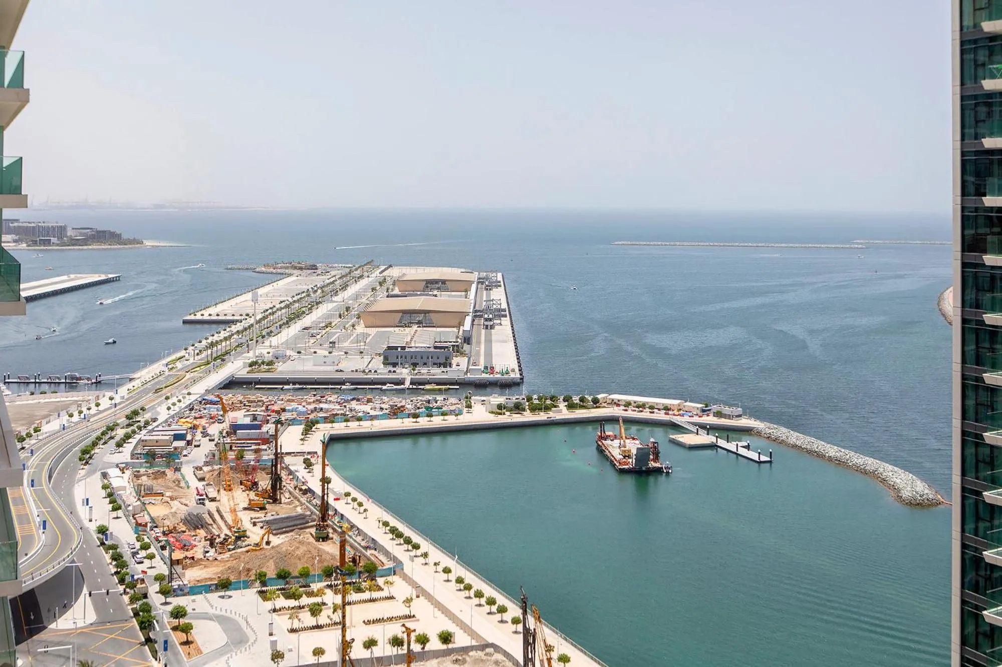 Neighbourhood in Chic Apartments in Marina Vista Emaar Beachfront
