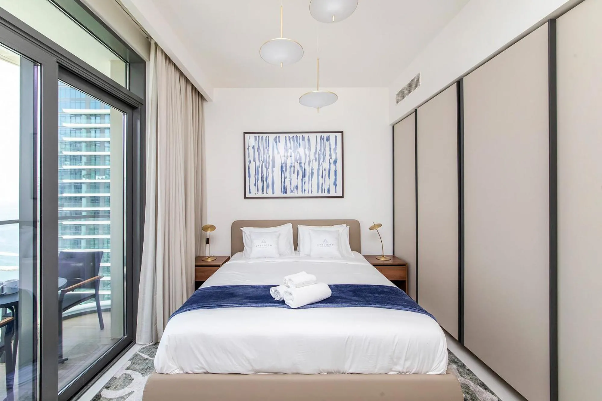 Bed in Chic Apartments in Marina Vista Emaar Beachfront