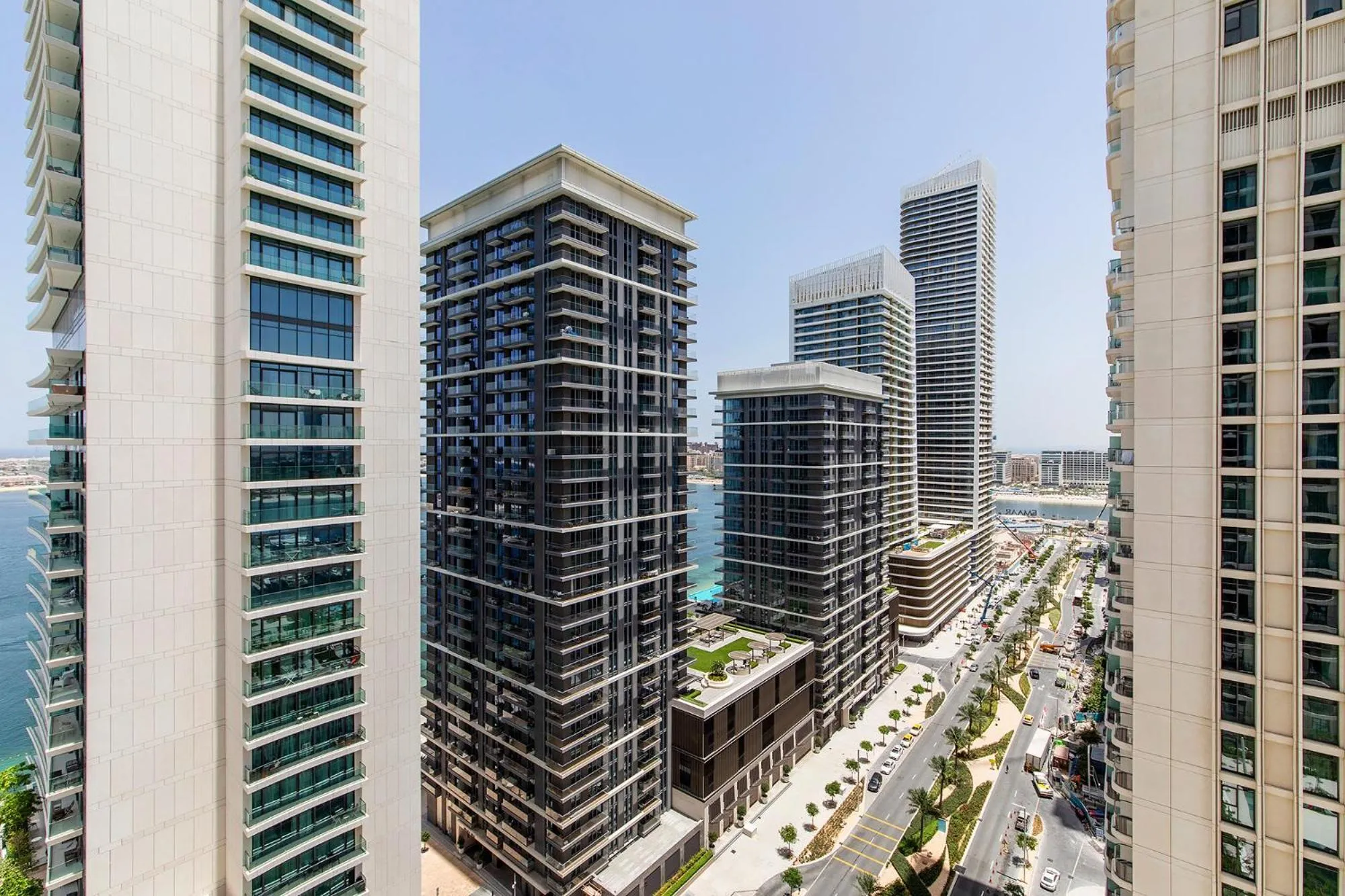 Neighbourhood in Chic Apartments in Marina Vista Emaar Beachfront