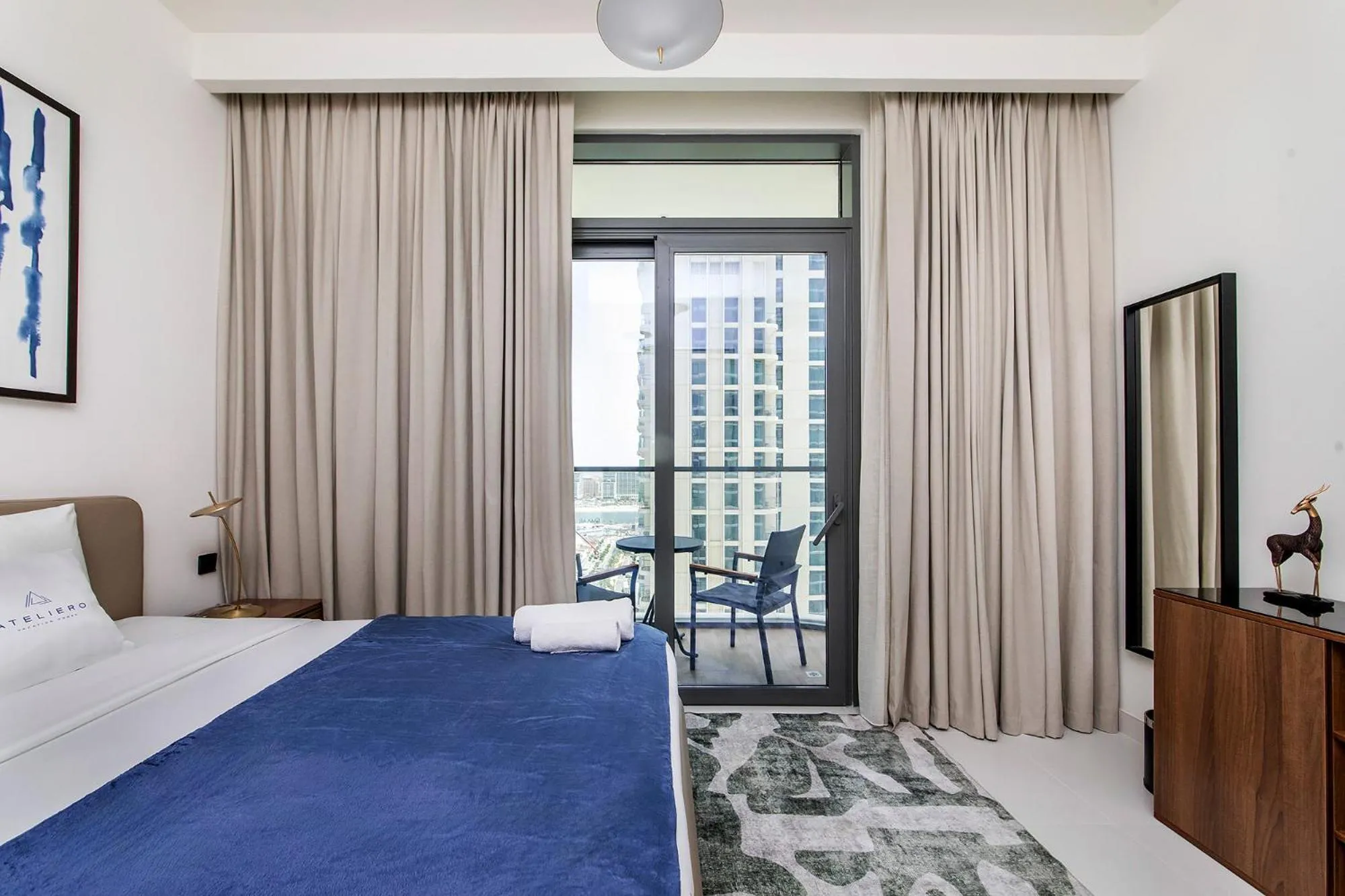 Bed in Chic Apartments in Marina Vista Emaar Beachfront