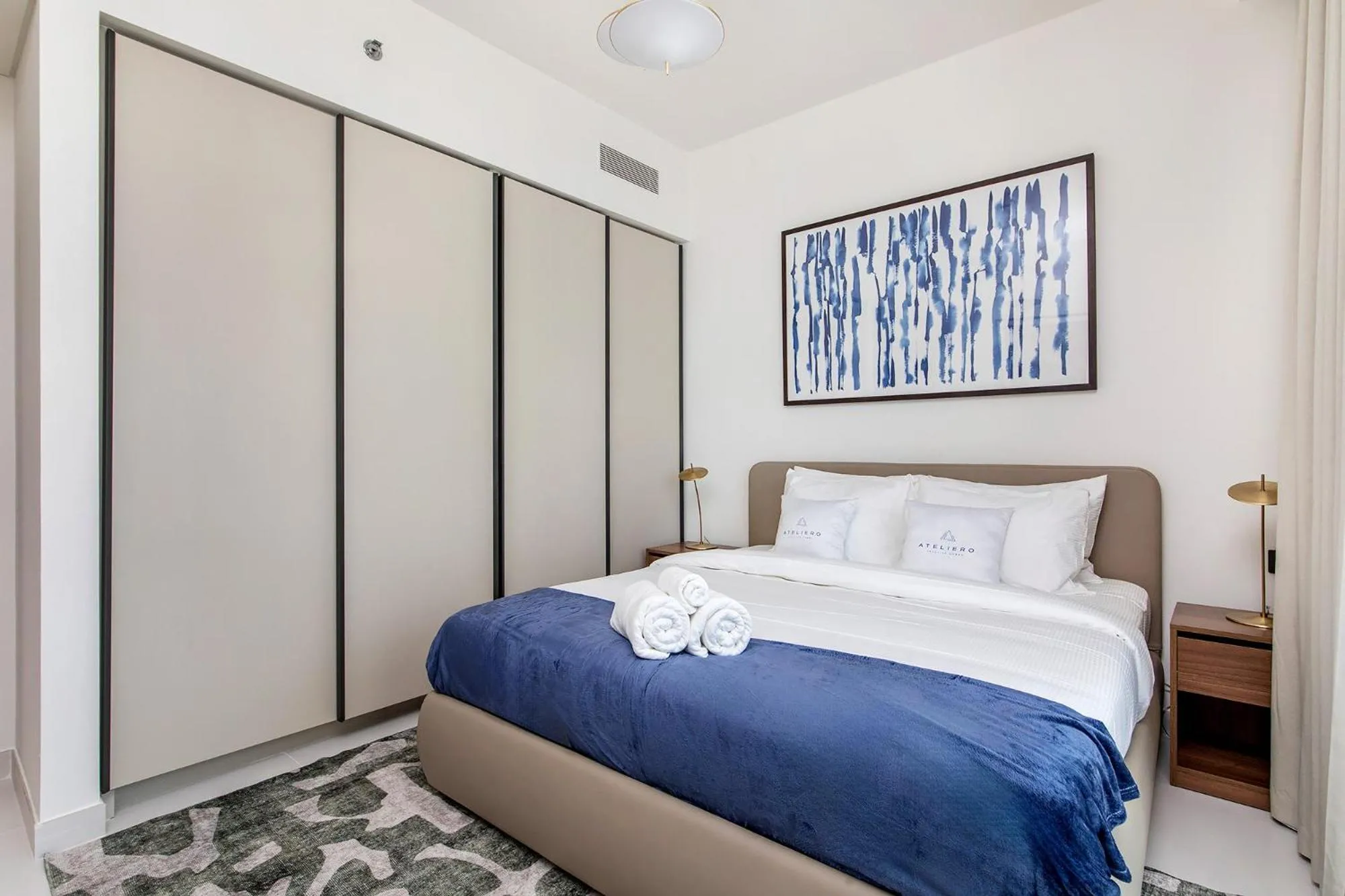 Bed in Chic Apartments in Marina Vista Emaar Beachfront