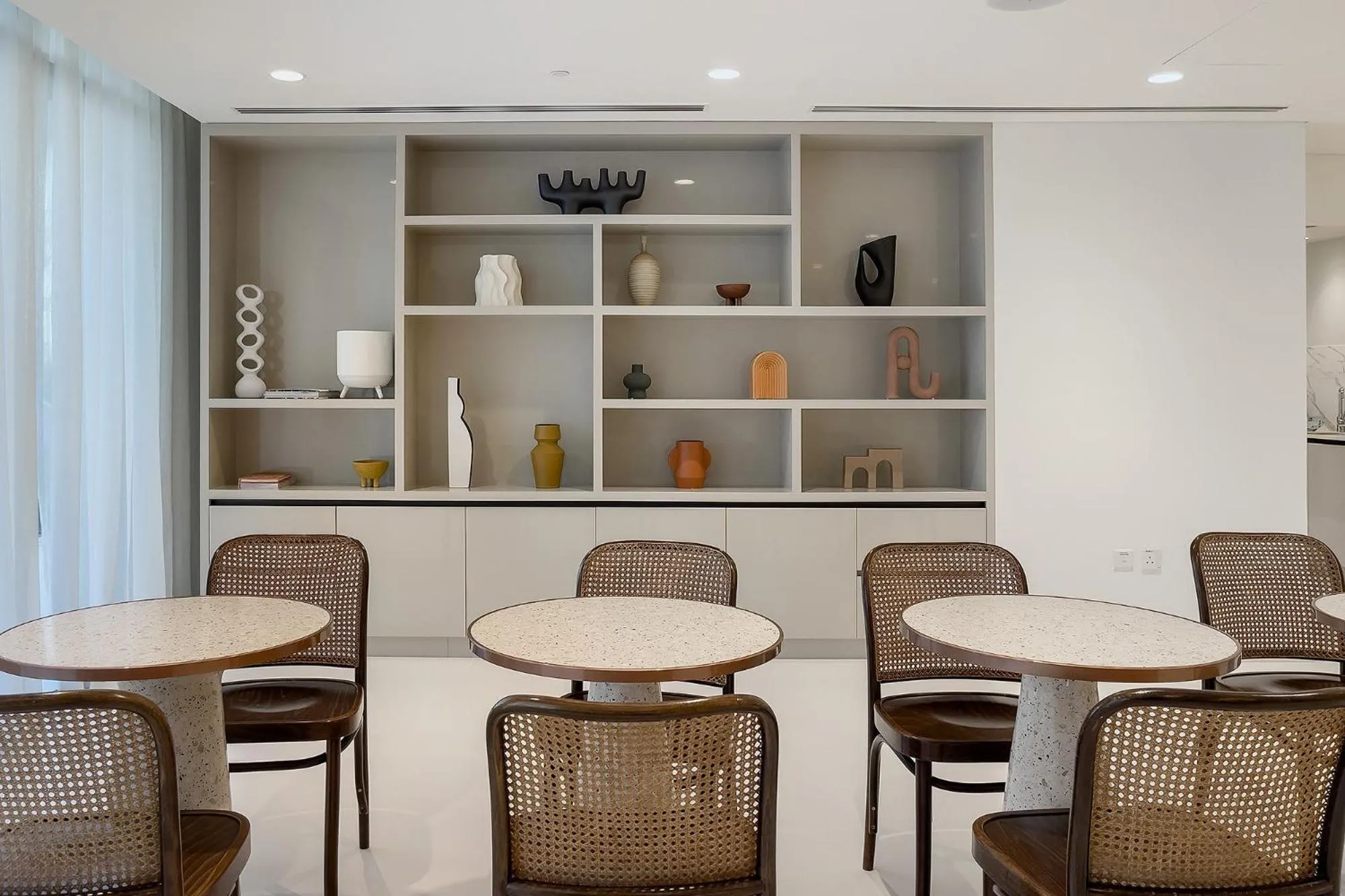 Communal lounge/ TV room in Chic Apartments in Marina Vista Emaar Beachfront