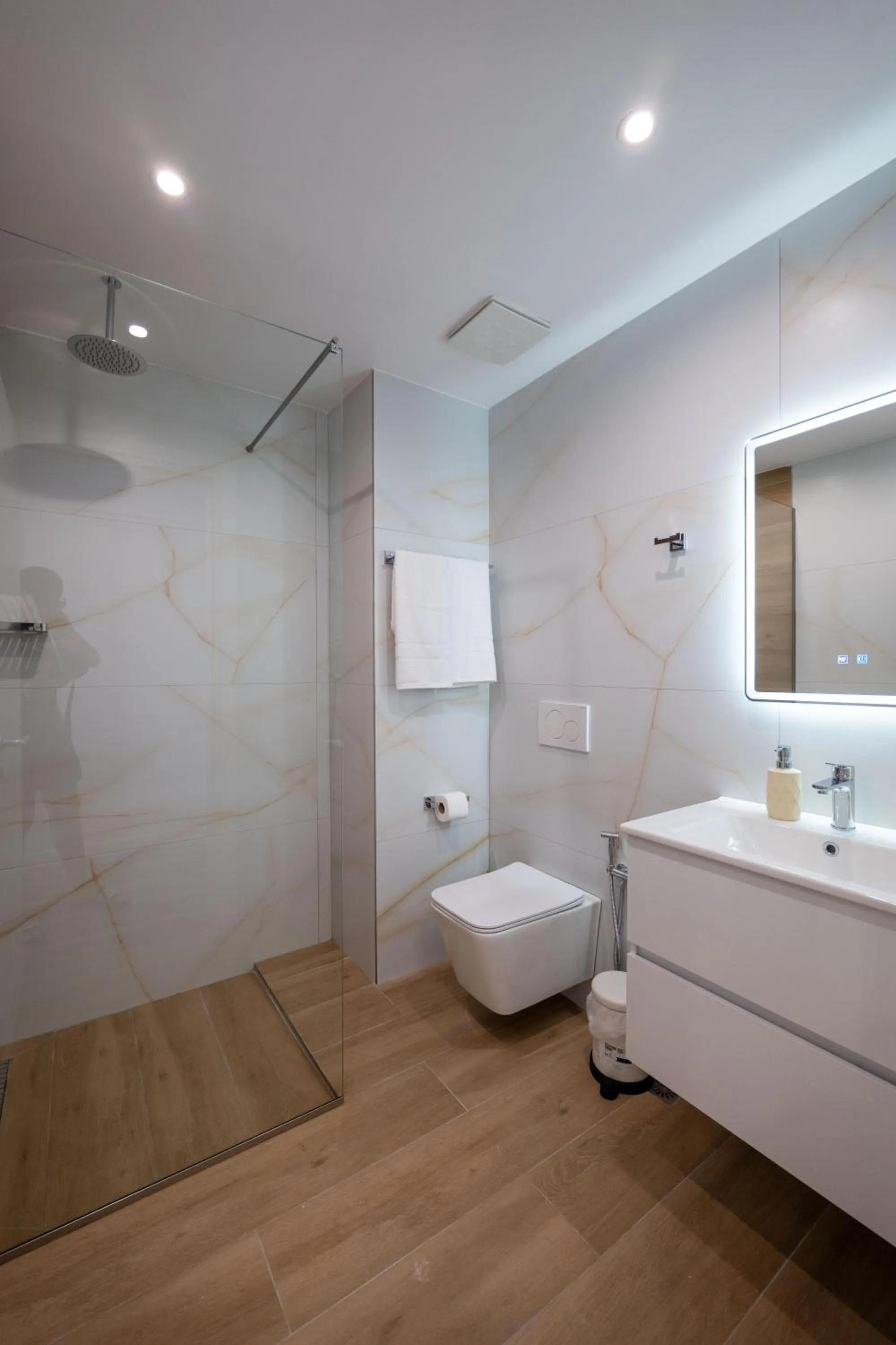 Shower in Hotel Flori