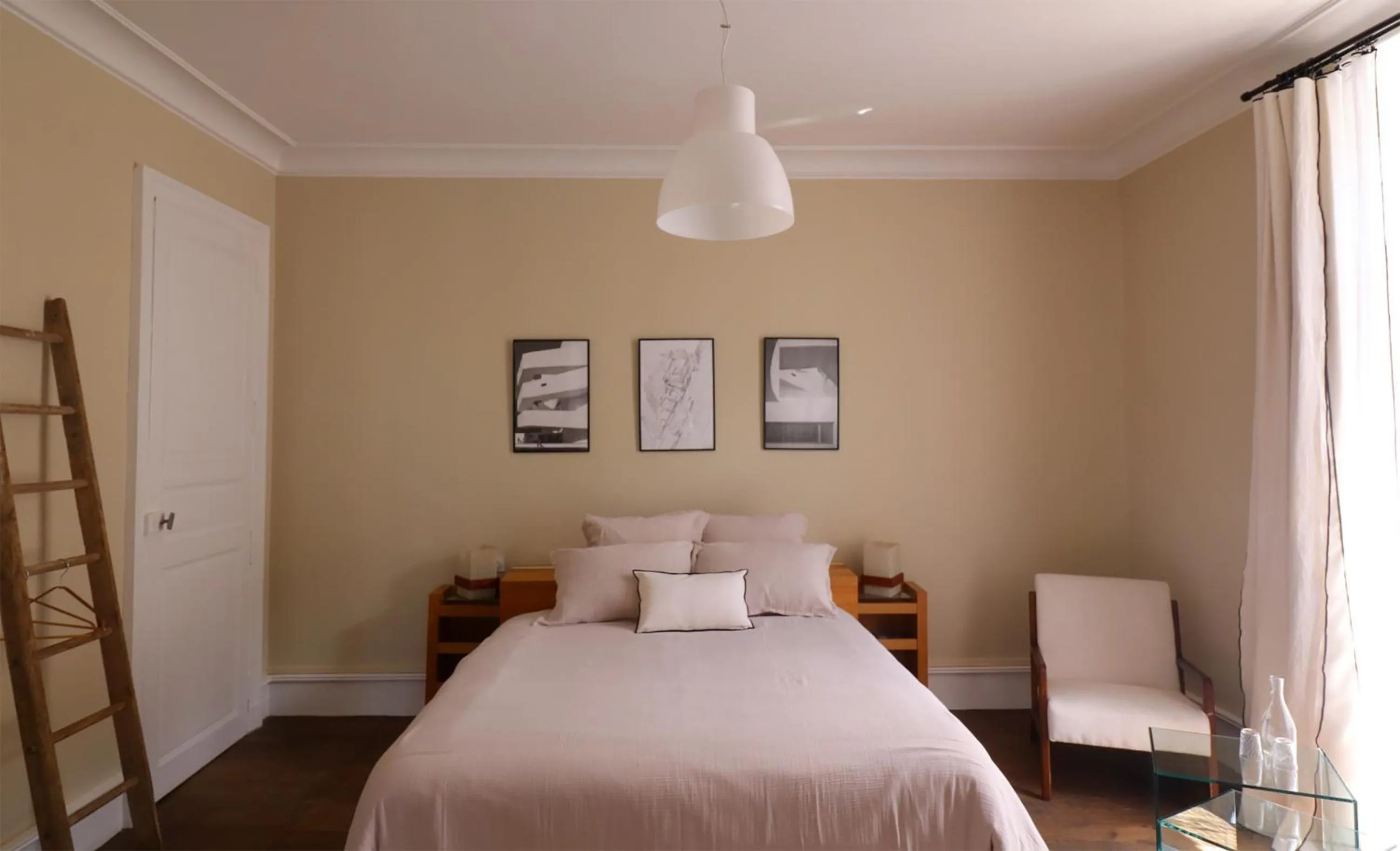 Bed in Le25 Parahotellerie