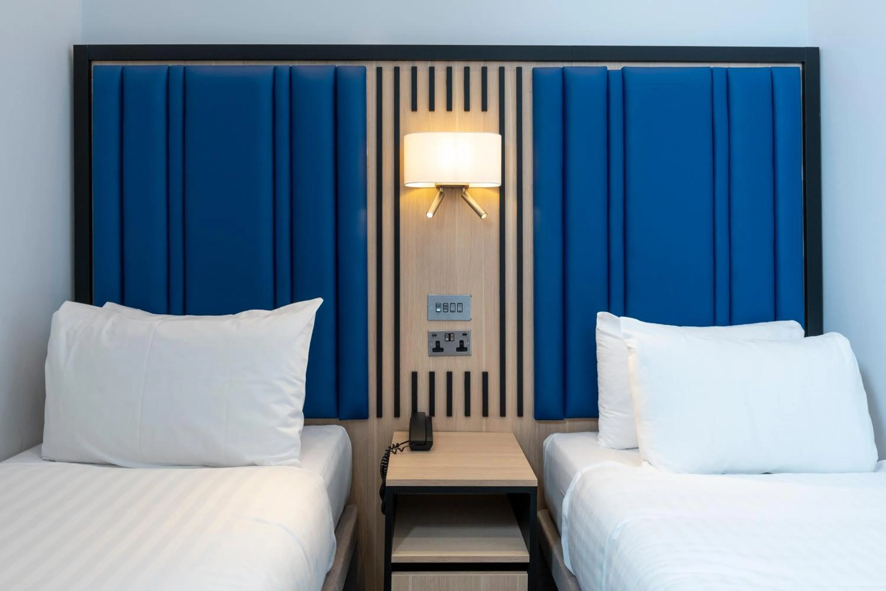 Bed in Best Western Victoria Palace