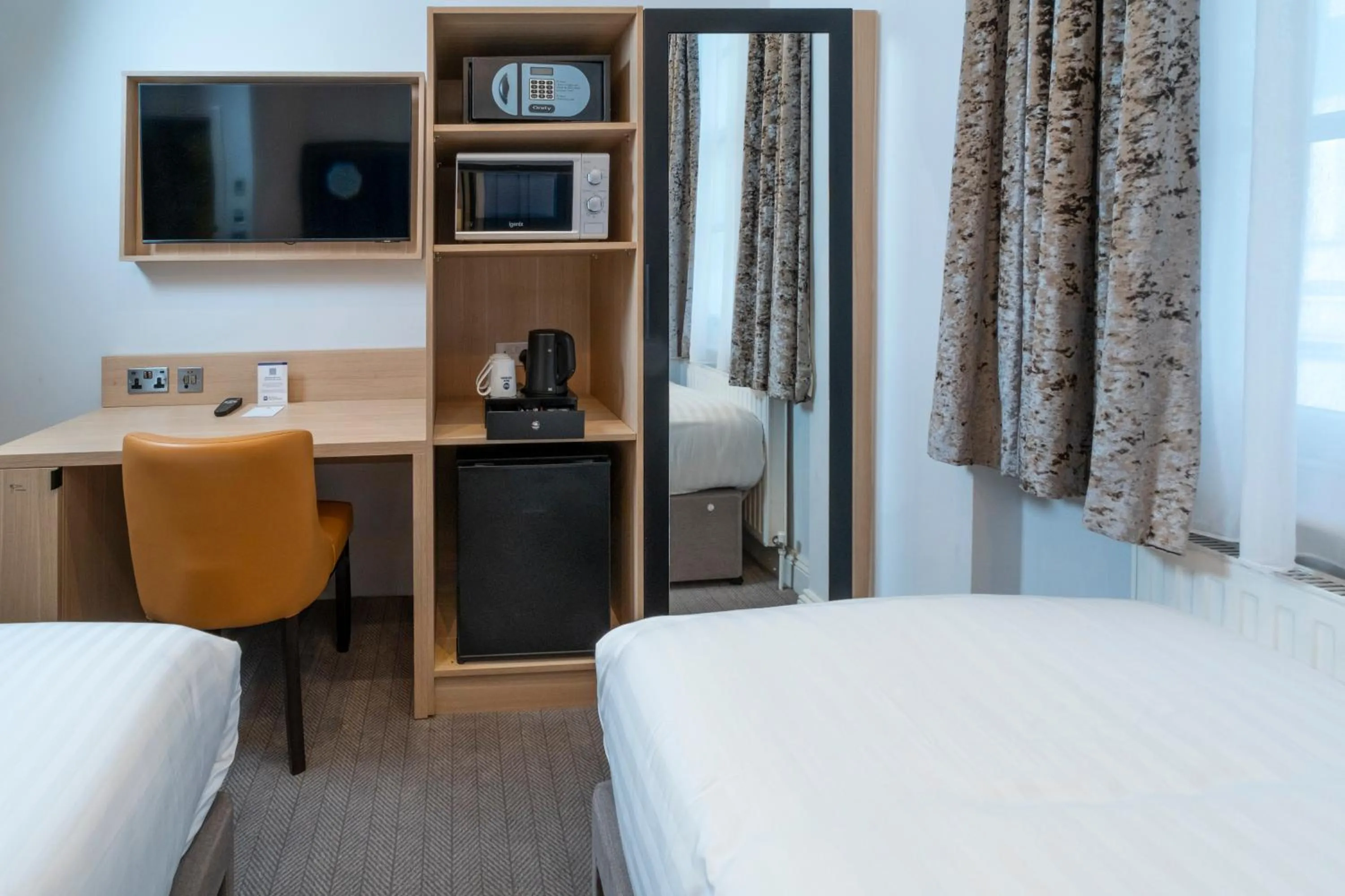 Bed in Best Western Victoria Palace