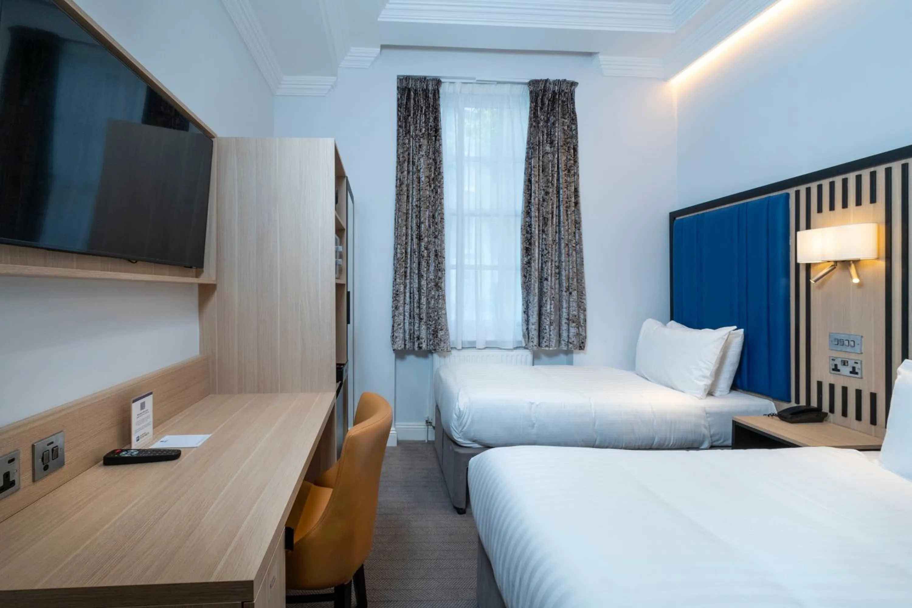 Bed in Best Western Victoria Palace