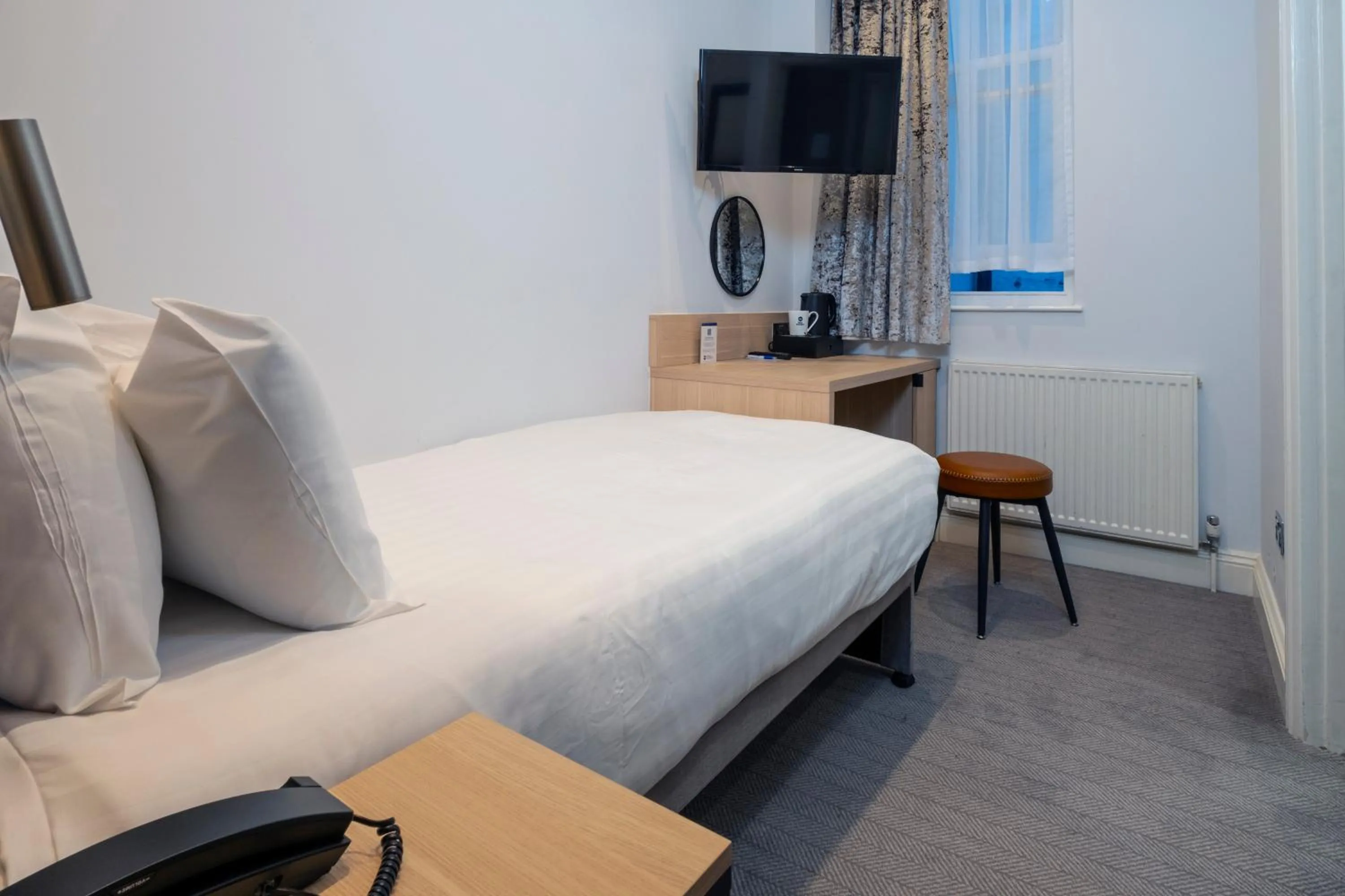 Bed in Best Western Victoria Palace