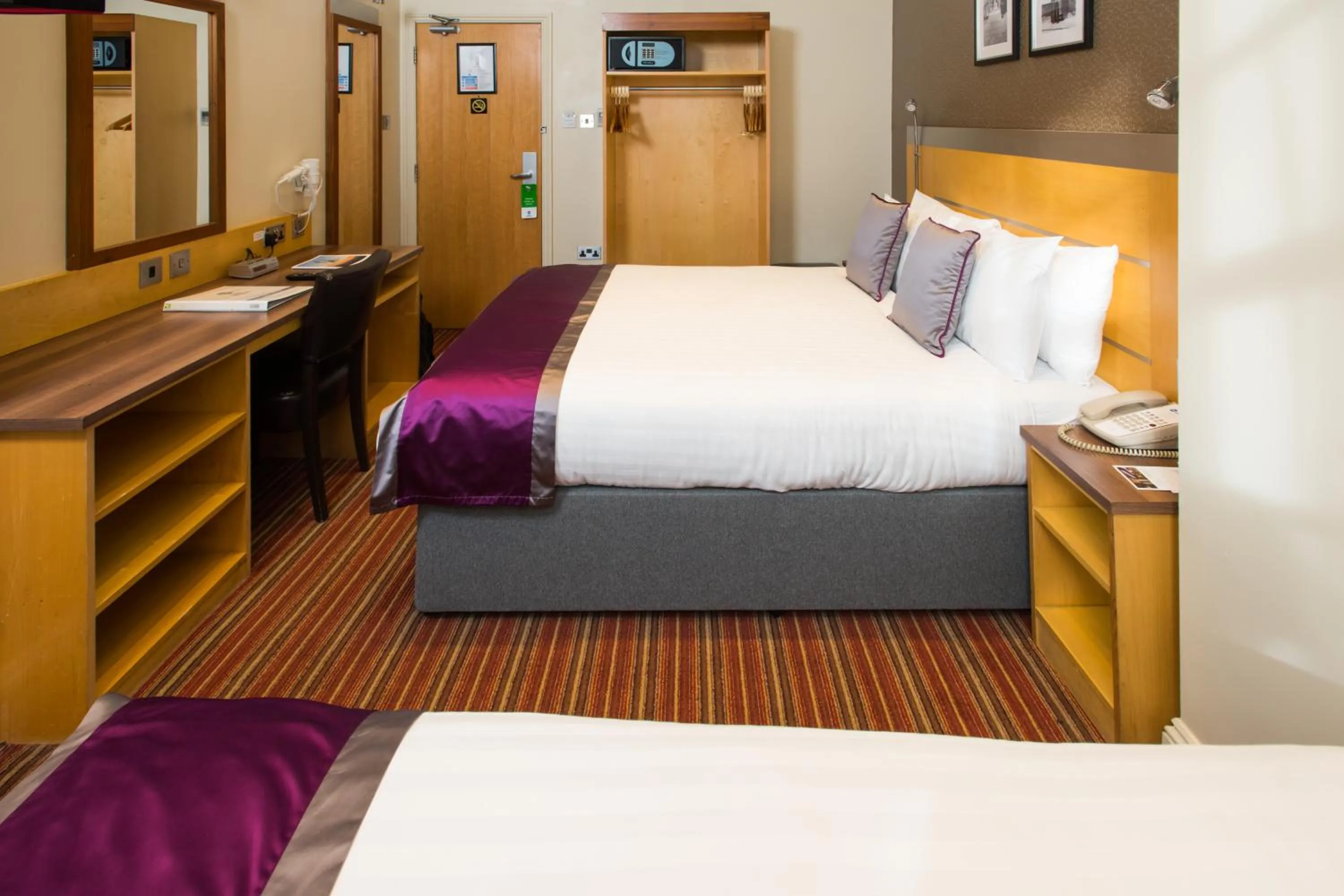 Bed in Best Western Victoria Palace