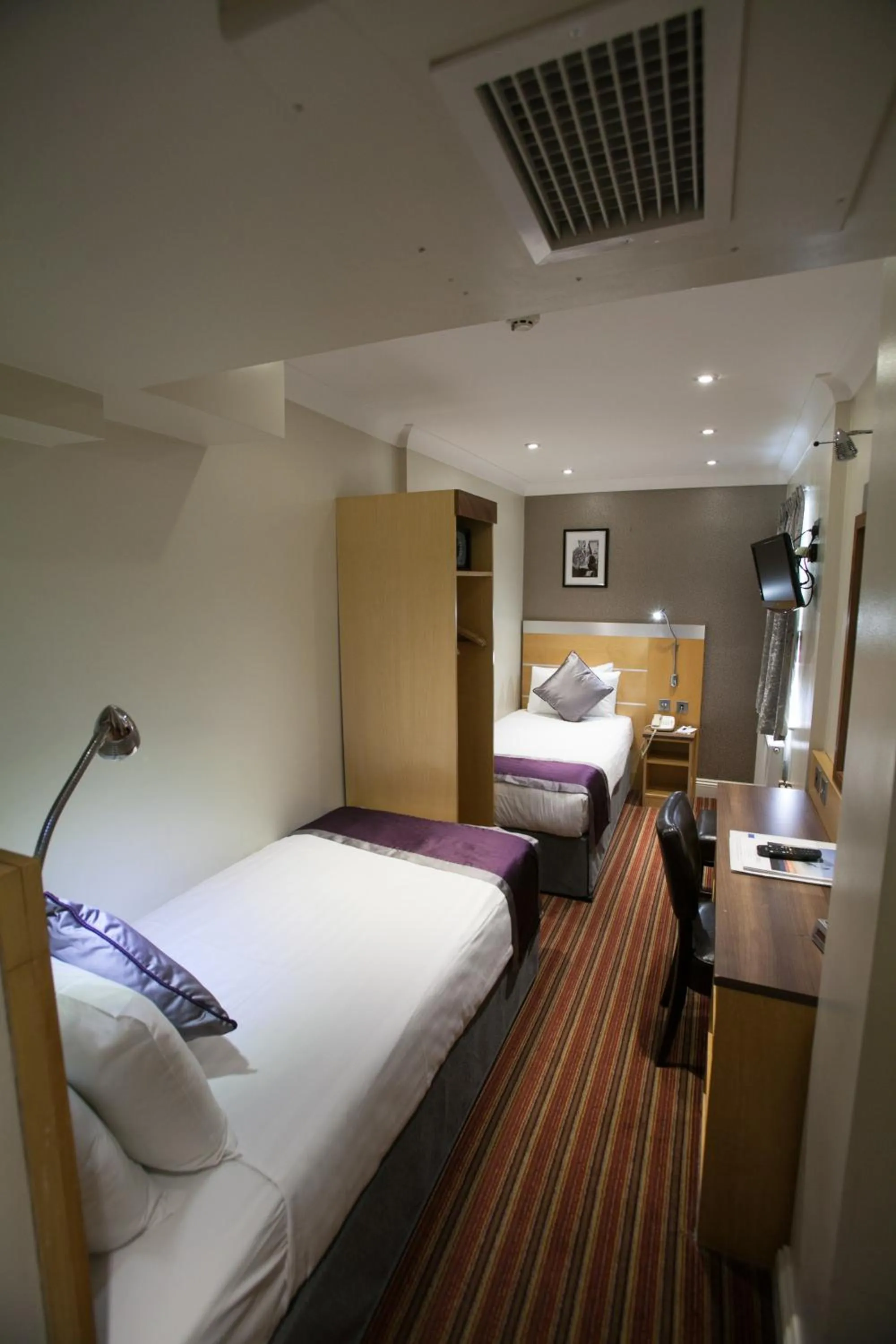 Bed in Best Western Victoria Palace