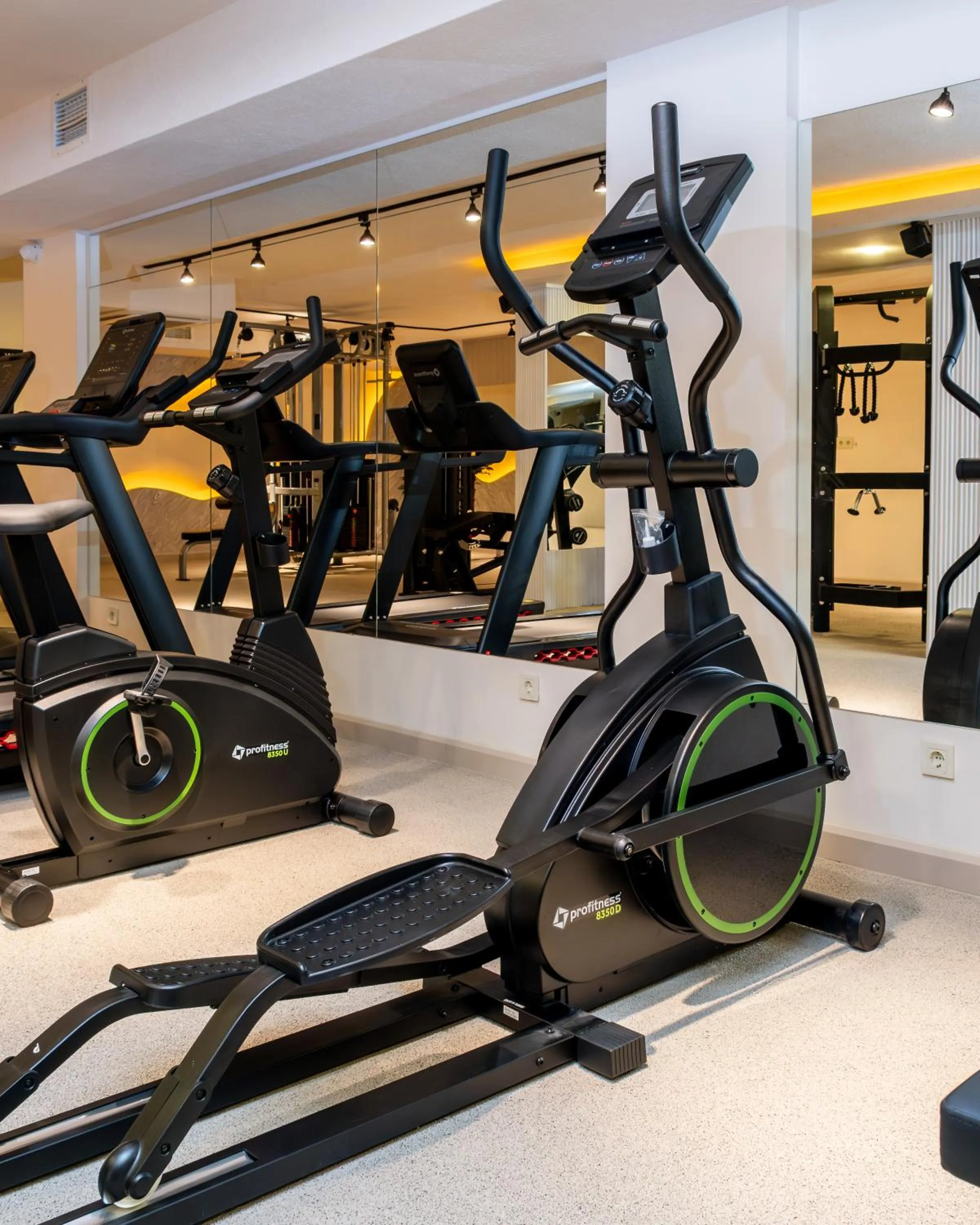 Fitness centre/facilities in Los Suites