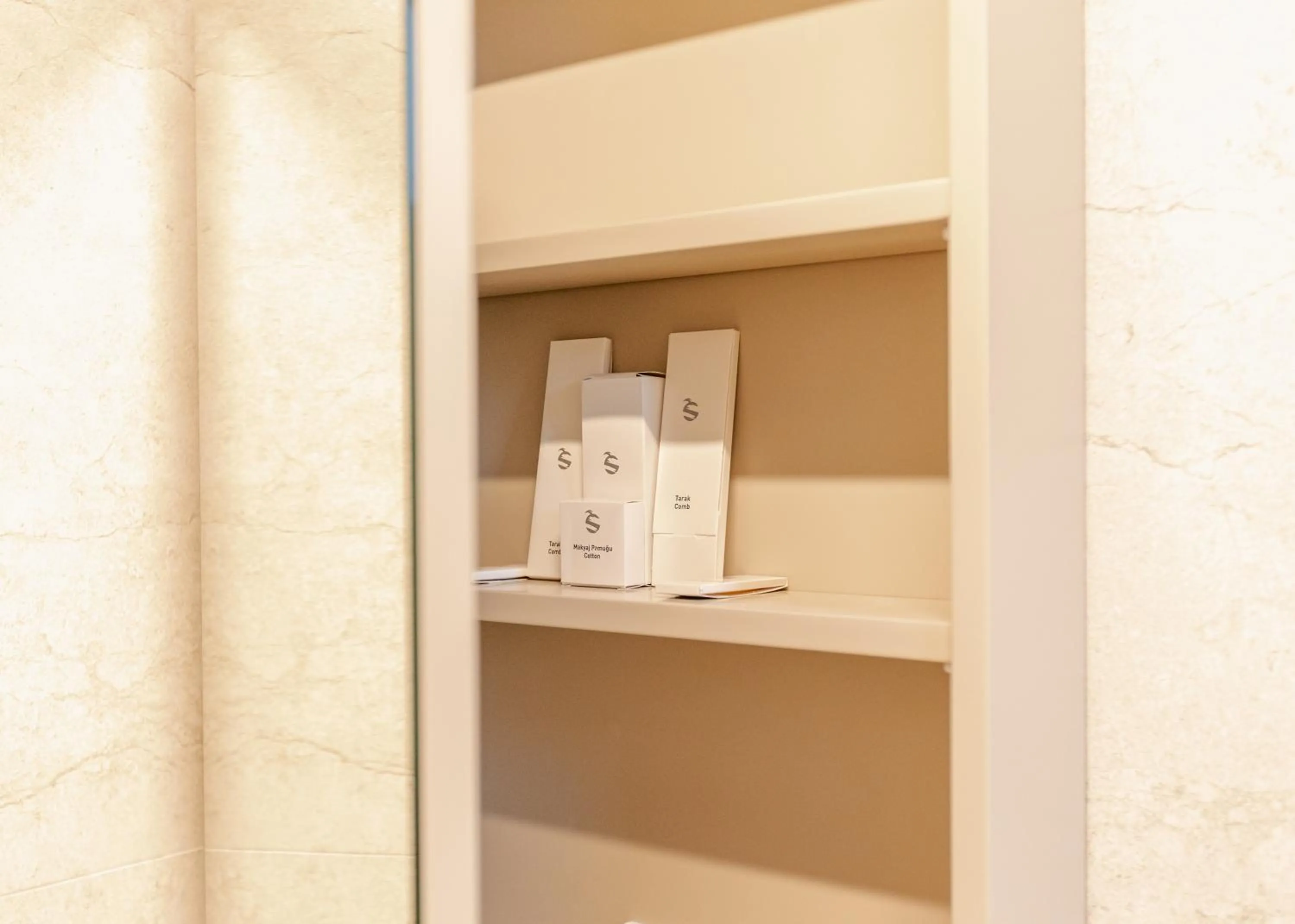 Bathroom in Los Suites