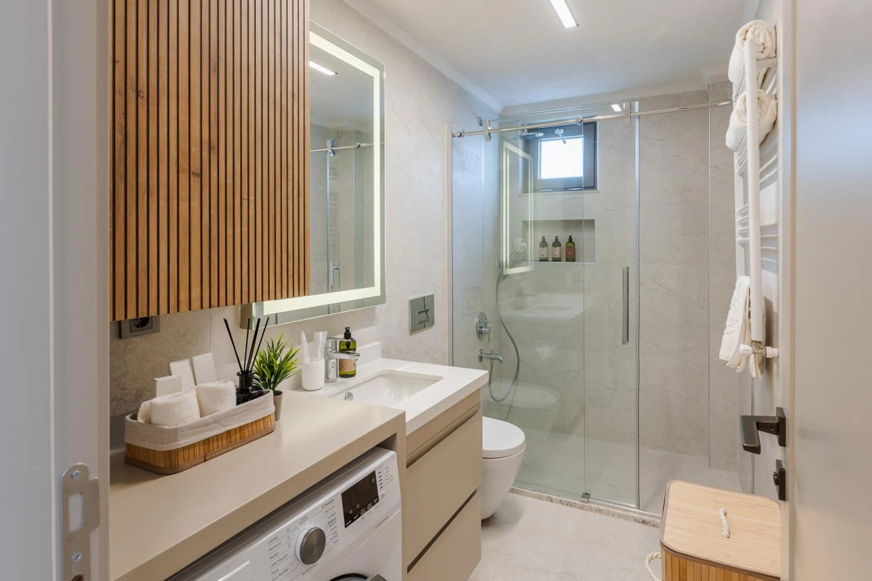 Shower in Los Suites