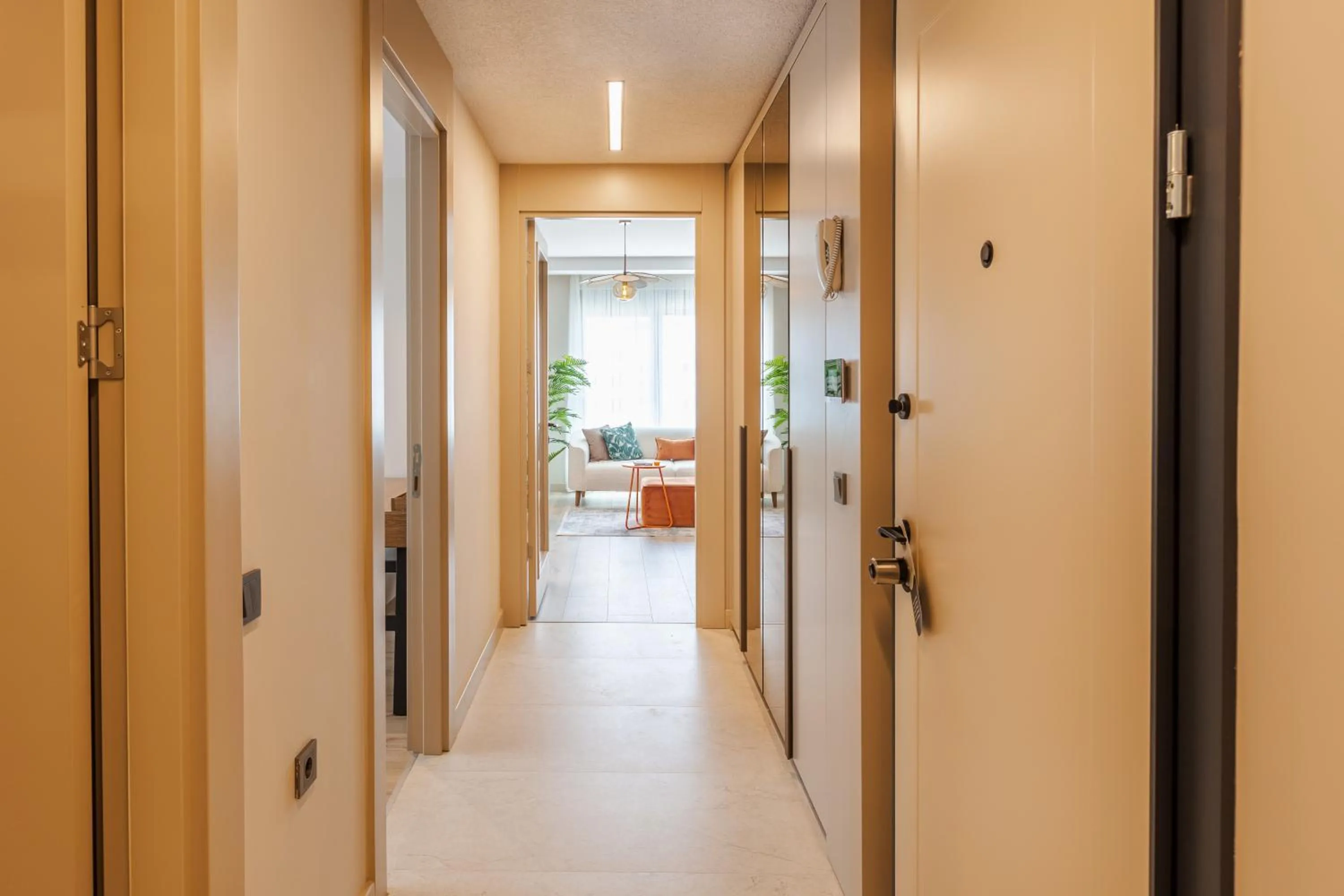 wardrobe in Los Suites