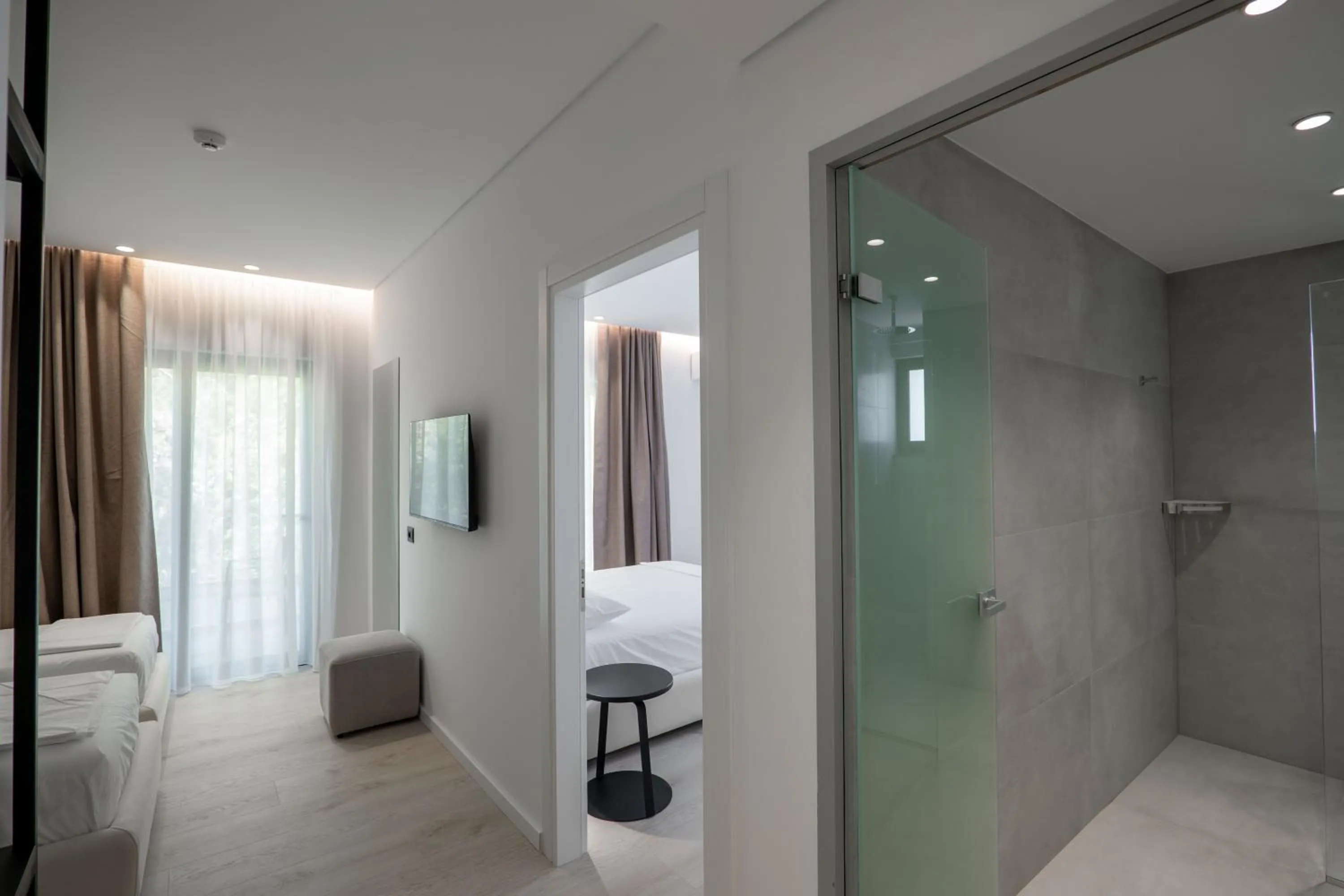 Photo of the whole room, Bed in Arrei Hotel