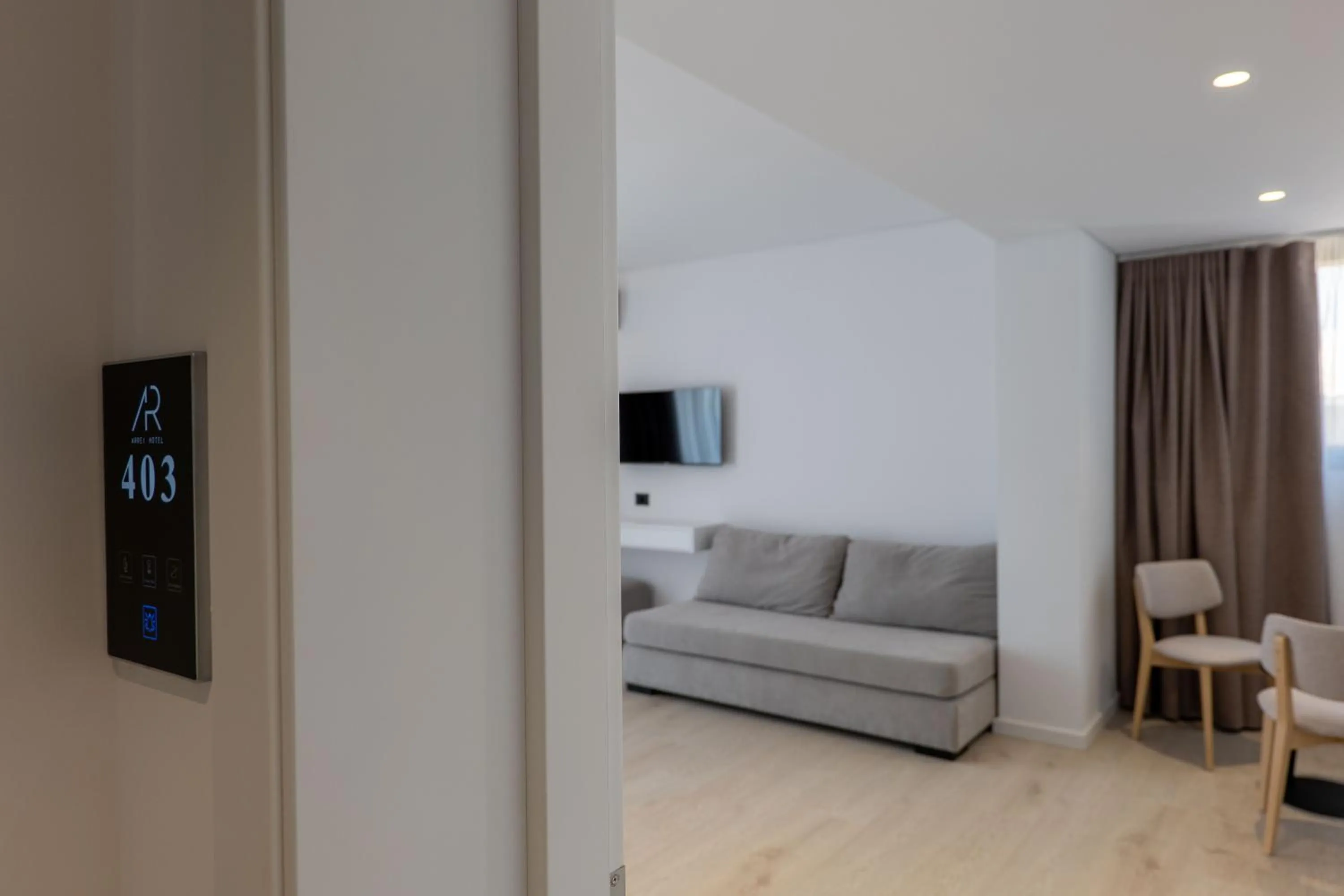 Photo of the whole room in Arrei Hotel