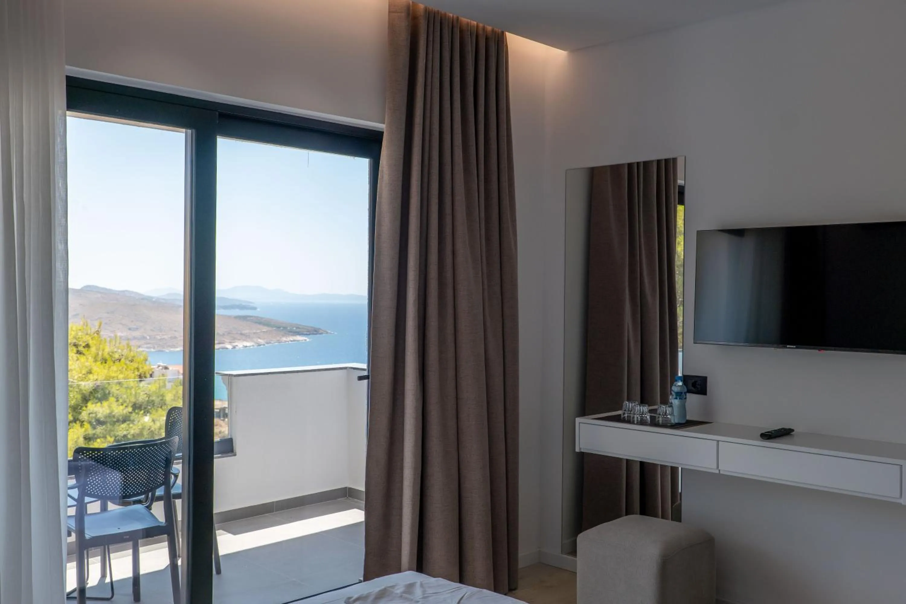 Photo of the whole room in Arrei Hotel